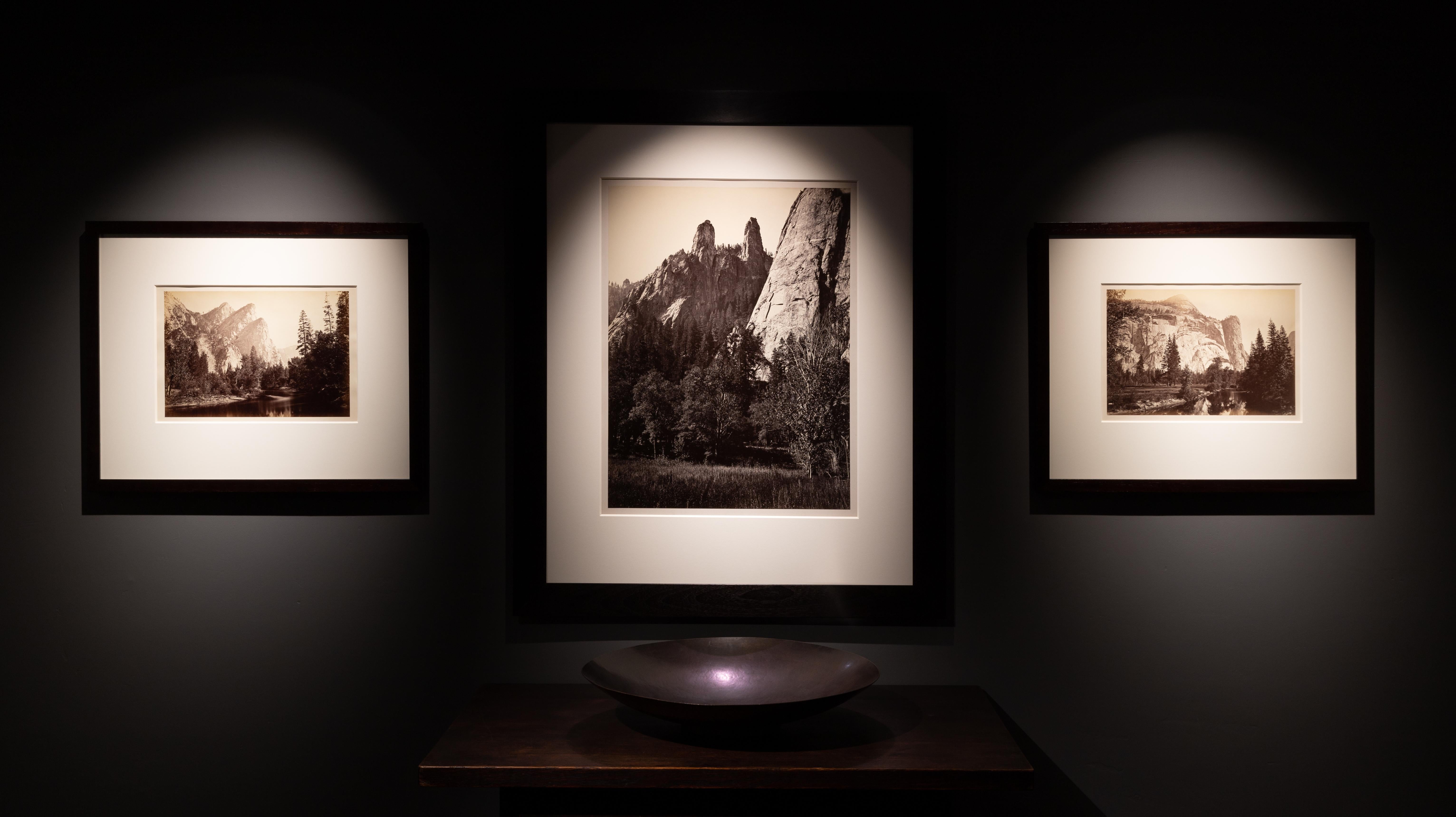 I tre fratelli, Yosemite - Landscape Photograph Argento di Carleton Watkins