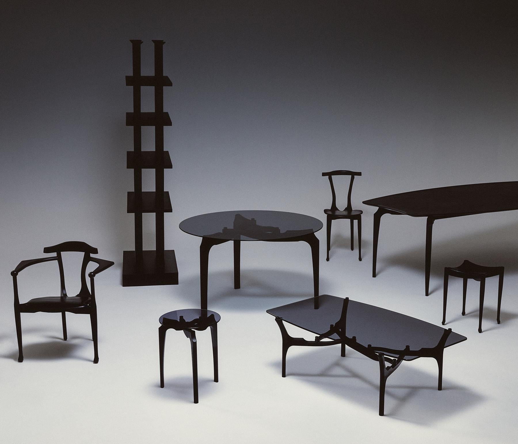 Mesa de comedor Carlina by Oscar Tusquets, Fresno negro, Cristal ahumado, Contemporáneo en venta 1