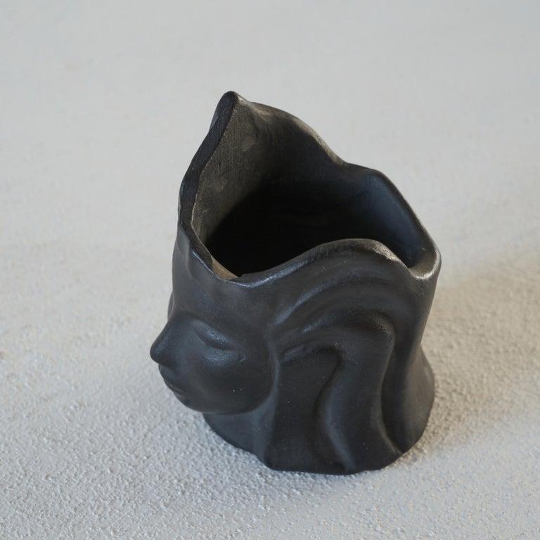 Fatto a mano Portamatite in ceramica Carlo Alberto Rossi 'Bucchero' Testa di donna in vendita