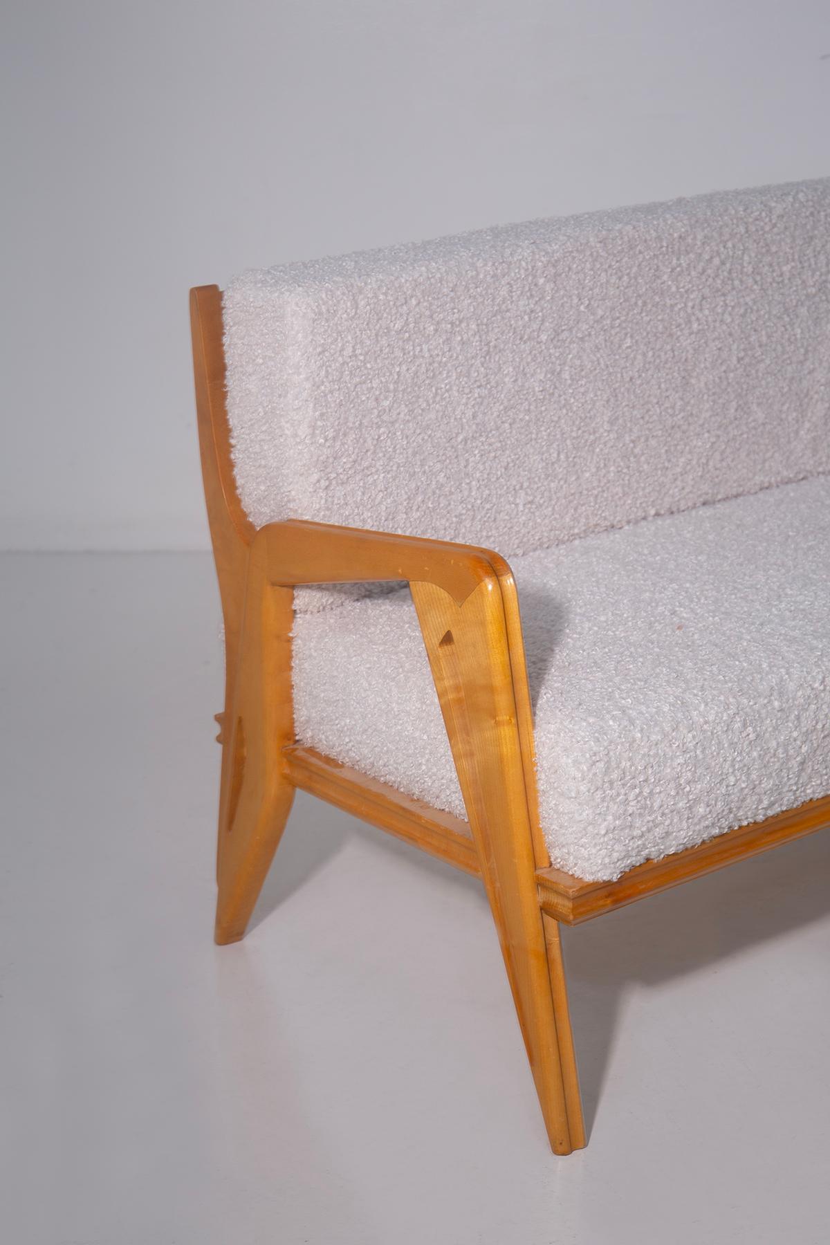 Italienisches Sofa aus weißem Bouclé von Carlo und Campo Graffi im Zustand „Gut“ im Angebot in Milano, IT