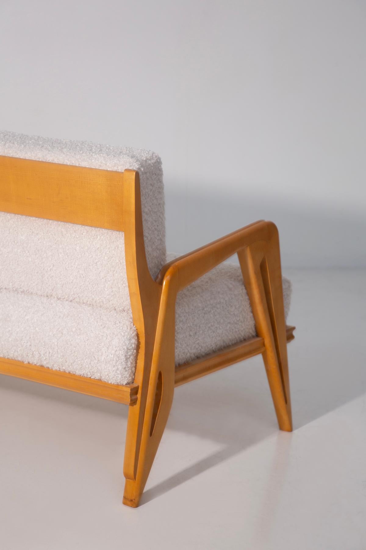 Italienisches Sofa aus weißem Bouclé von Carlo und Campo Graffi im Angebot 1