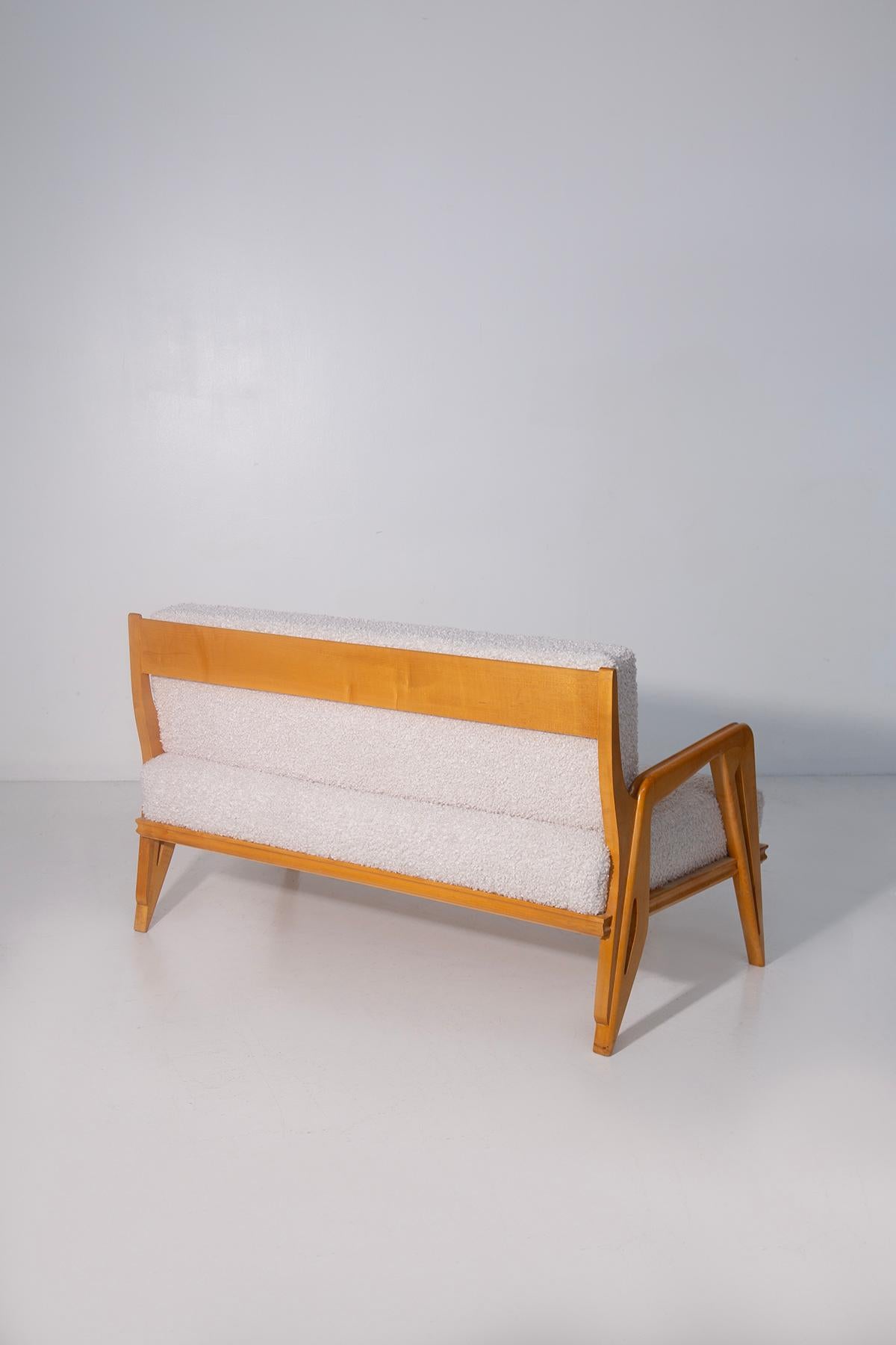 Italienisches Sofa aus weißem Bouclé von Carlo und Campo Graffi im Angebot 3