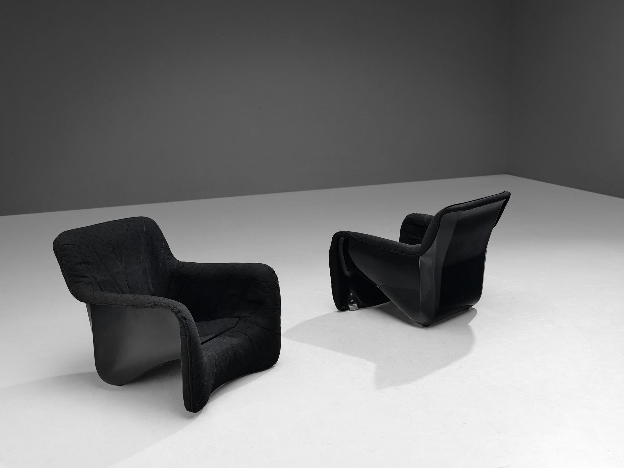 Carlo Bartoli for Arflex Pair of 'Bicia' Lounge Chairs in Fiberglass In Good Condition In Waalwijk, NL