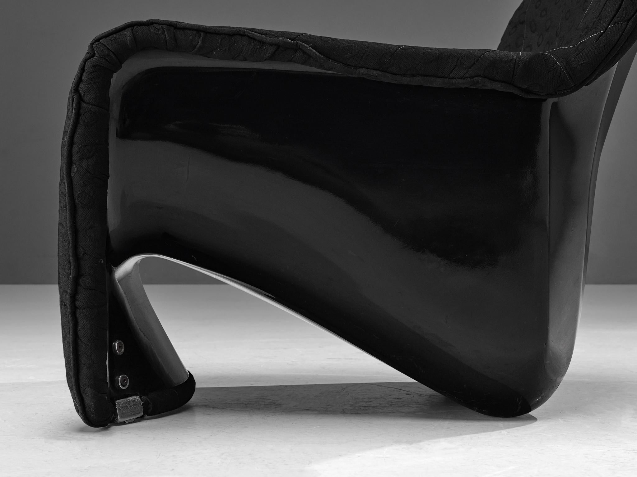 Fabric Carlo Bartoli for Arflex Pair of 'Bicia' Lounge Chairs in Fiberglass  For Sale