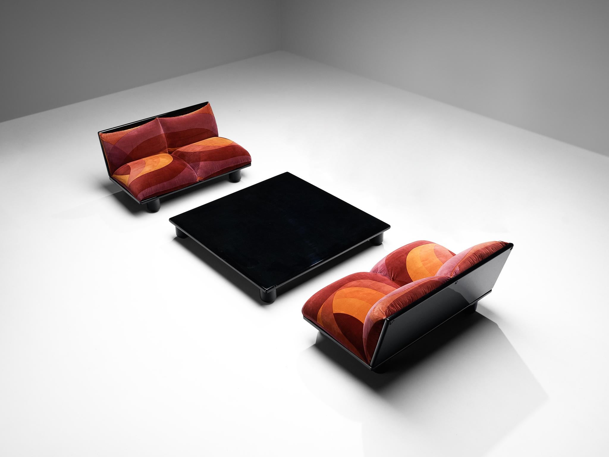 Carlo Bartoli for Rossi di Albizzate, pair of two-seat sofas and coffee table, model 'Blop', original velvet, lacquered wood, Italy, 1972

A postmodern design by Italian master of architecture and design Carlo Bartoli (1931-2020) known for his works