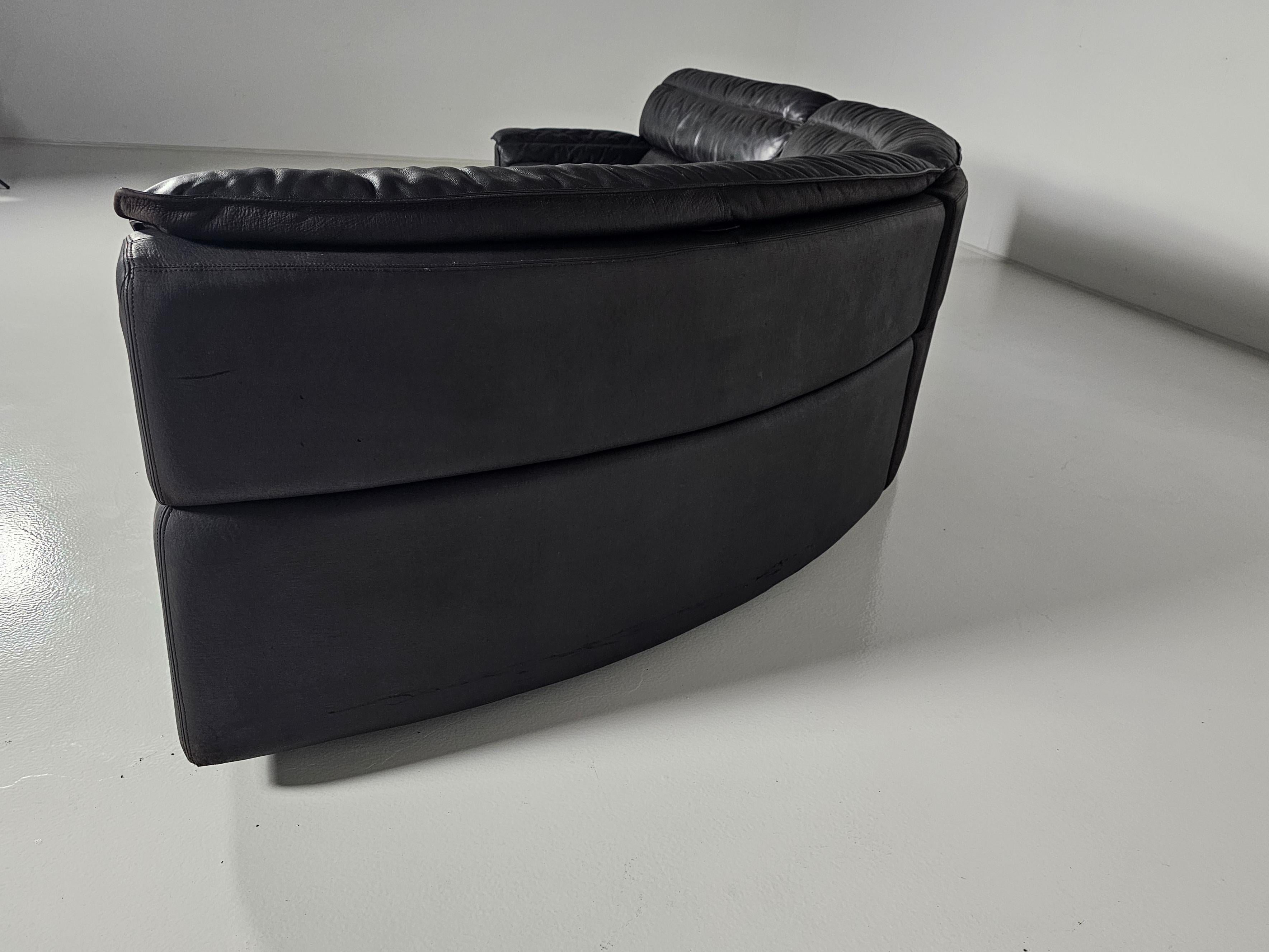  Carlo Bartoli for Rossi di Albizzate 'Bogo' Sofa in black Leather, 1970s For Sale 2