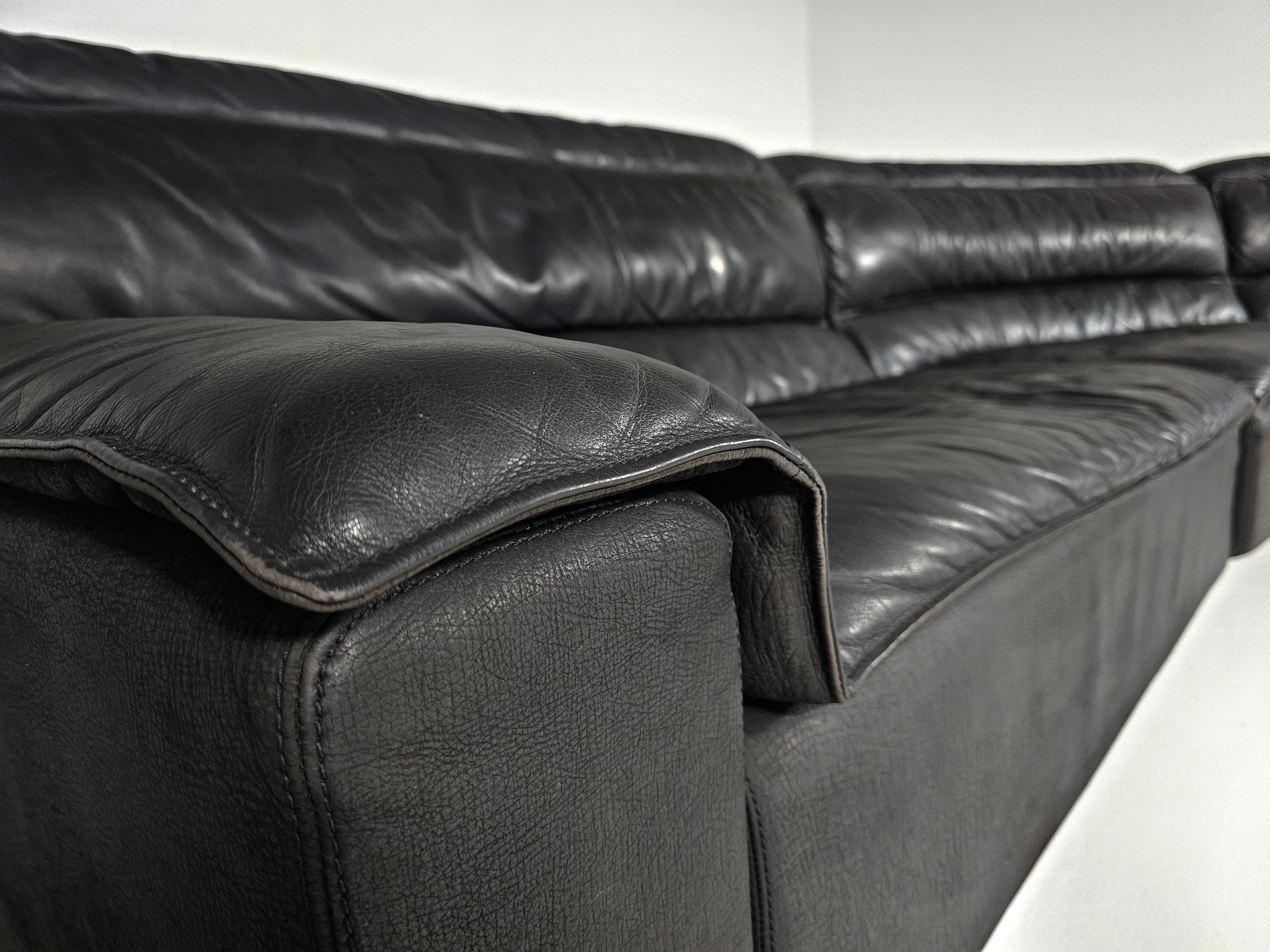  Carlo Bartoli for Rossi di Albizzate 'Bogo' Sofa in black Leather, 1970s For Sale 3