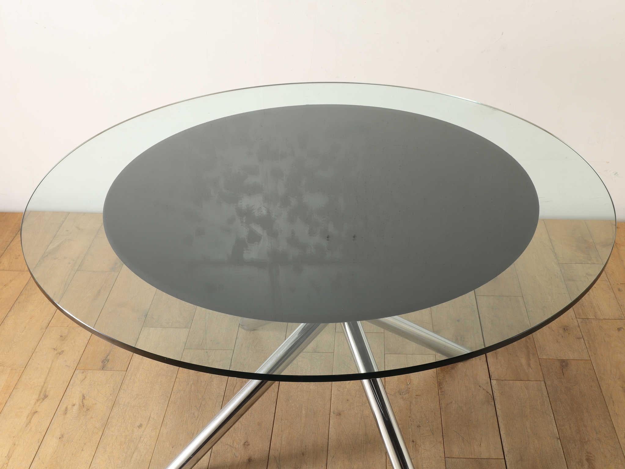 Métal Table ronde à plateau en verre Carlo Bartoli 1970 en vente