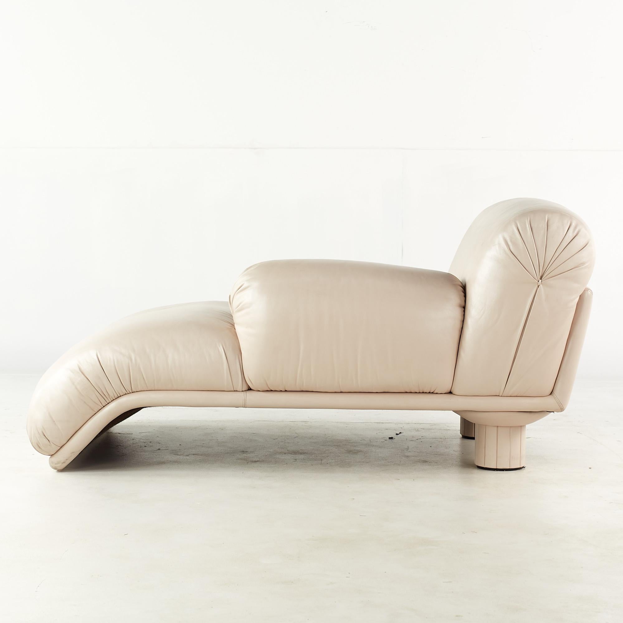 Upholstery Carlo Bartoli Rossi di Albizzate Mid Century Chaise Lounge For Sale