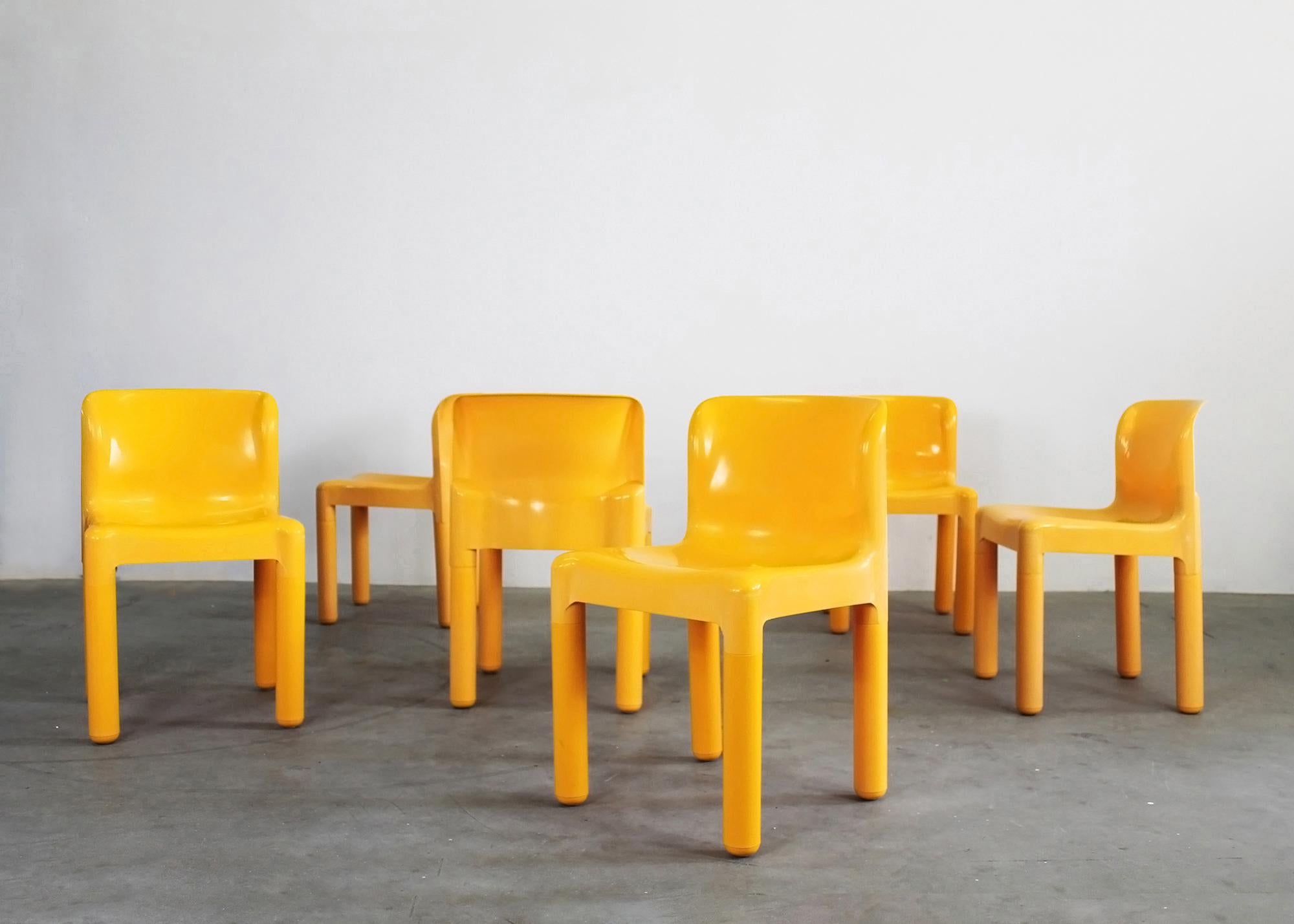 Italiano Carlo Bartoli Set di sei sedie 4875 in plastica di Kartell anni '80 in vendita