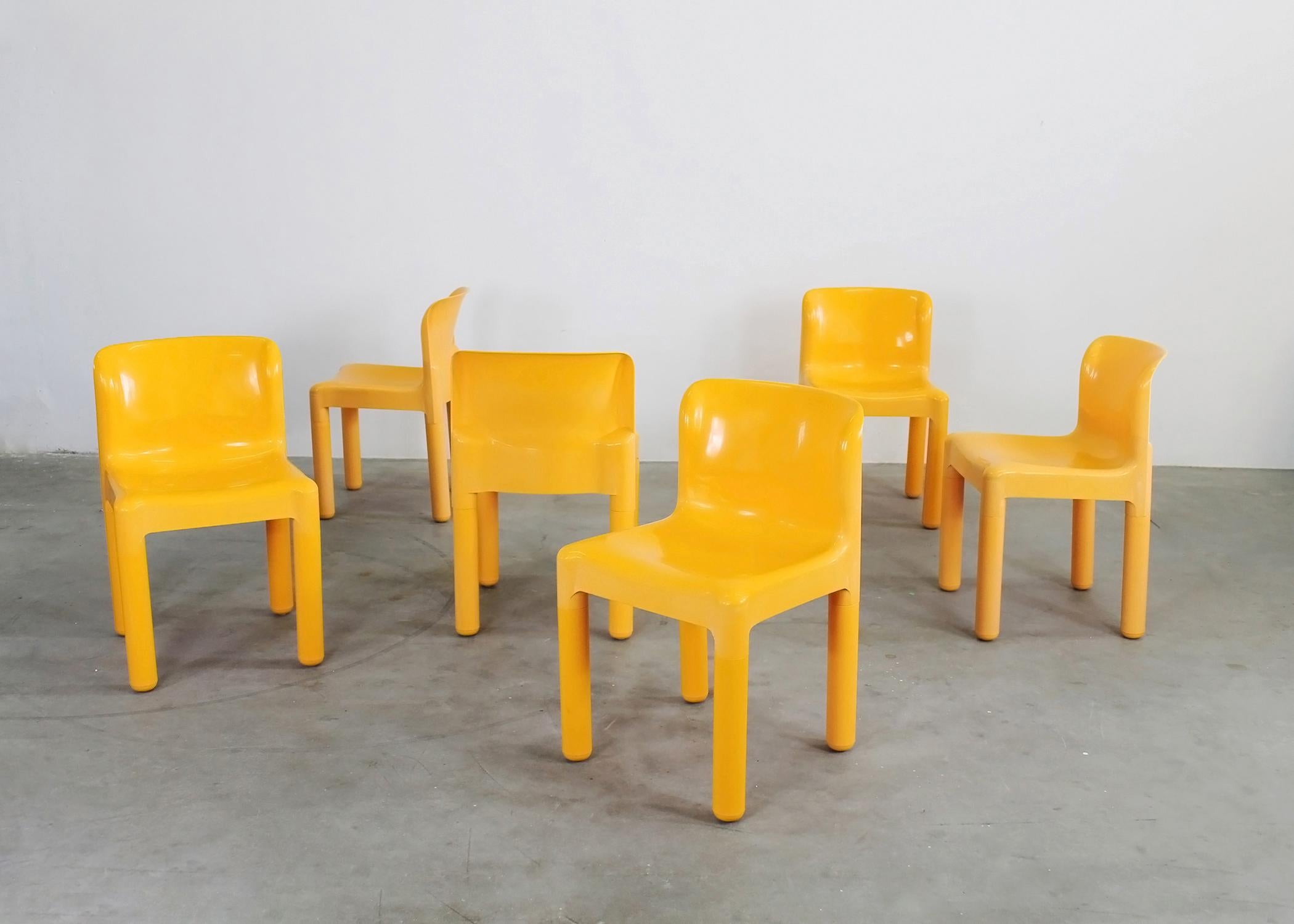 Altro Carlo Bartoli Set di sei sedie 4875 in plastica di Kartell anni '80 in vendita
