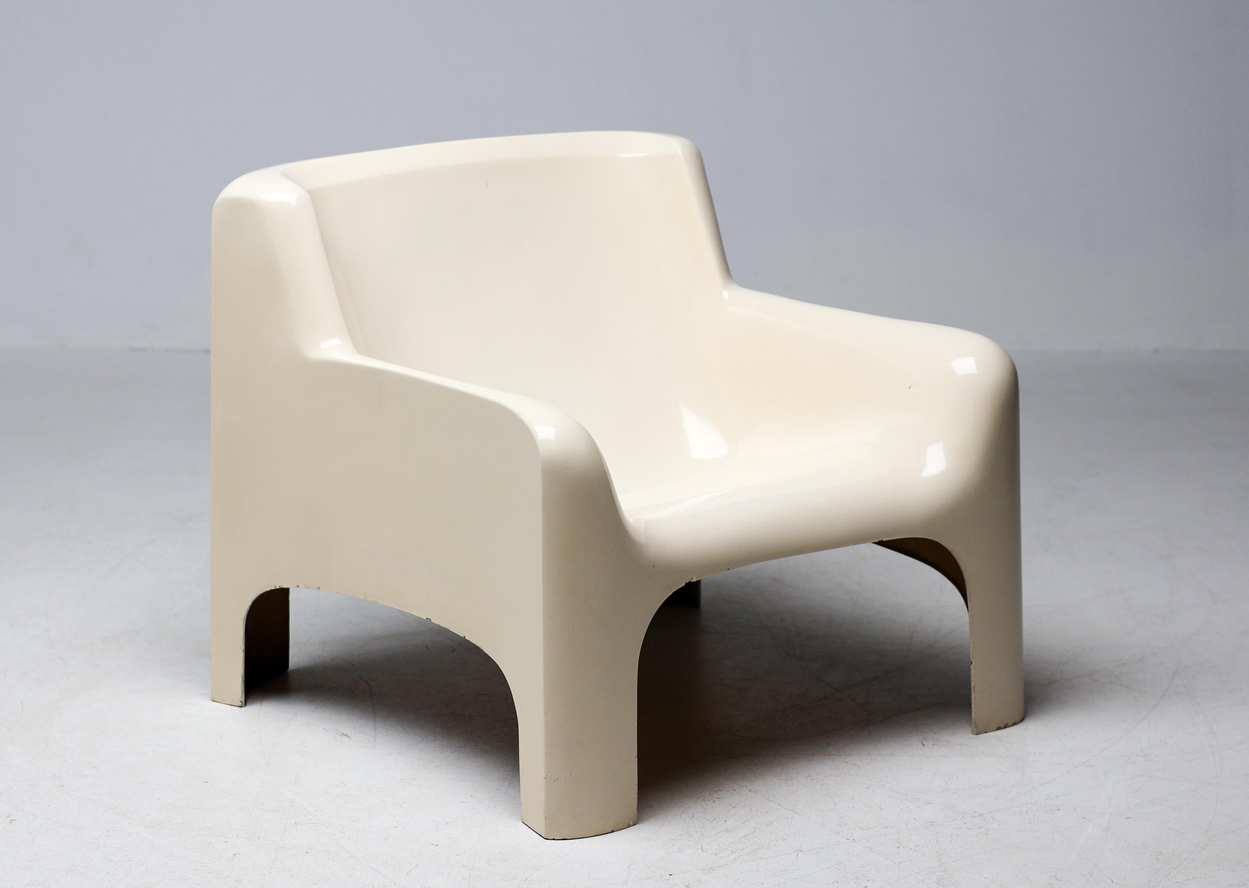 Carlo Bartoli Solar Lounge Chair in Fiberglass by Arflex For Sale 4