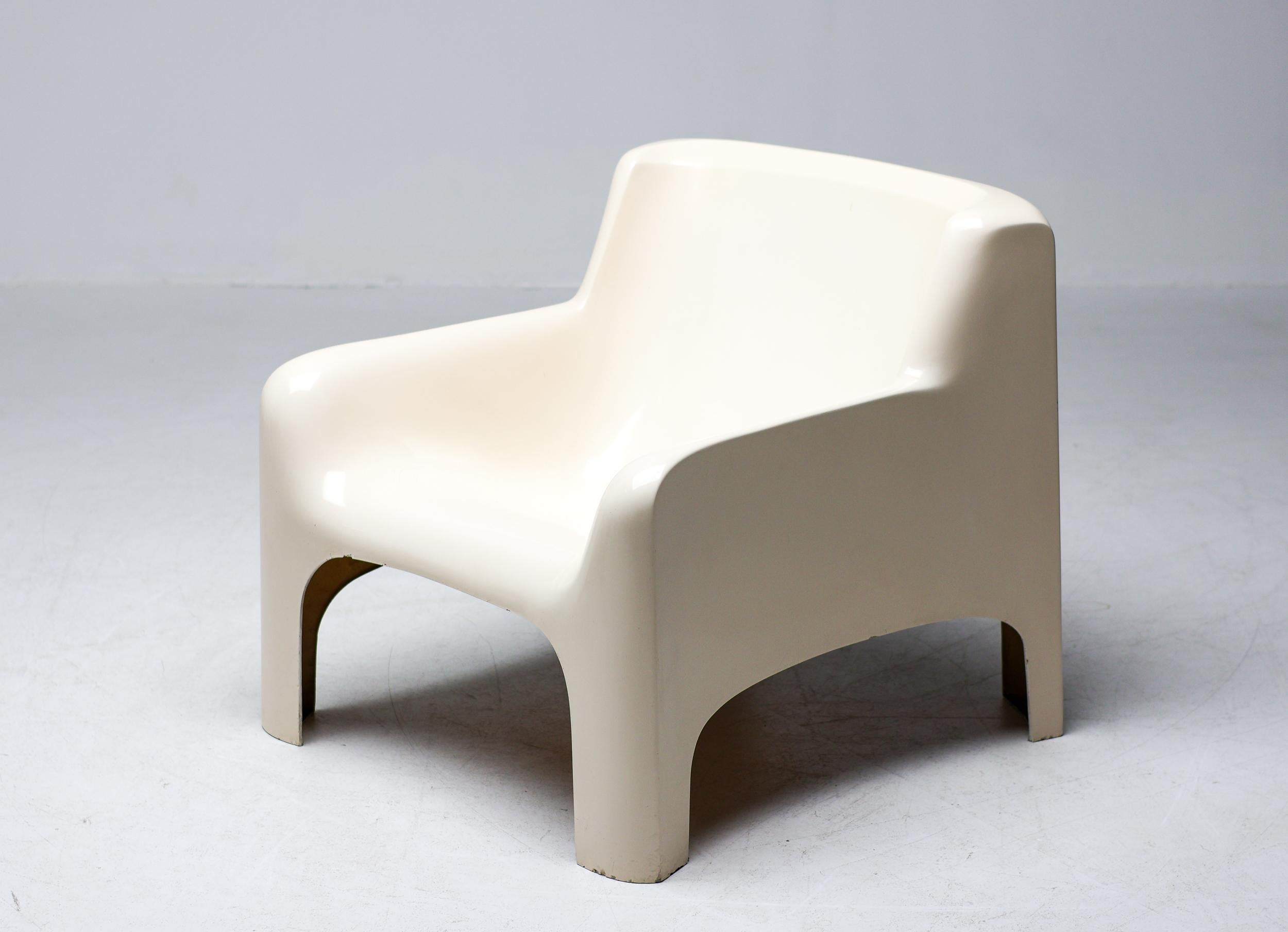 Carlo Bartoli 'Solar' Lounge Chair in Fiberglass by Arflex In Good Condition For Sale In Dronten, NL