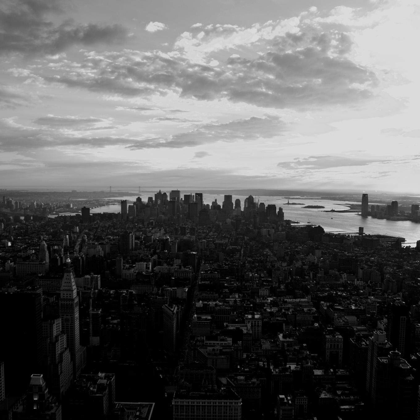 Carlo Bevilacqua Black and White Photograph – NYC From Empire (aus der New Yorker Serie)