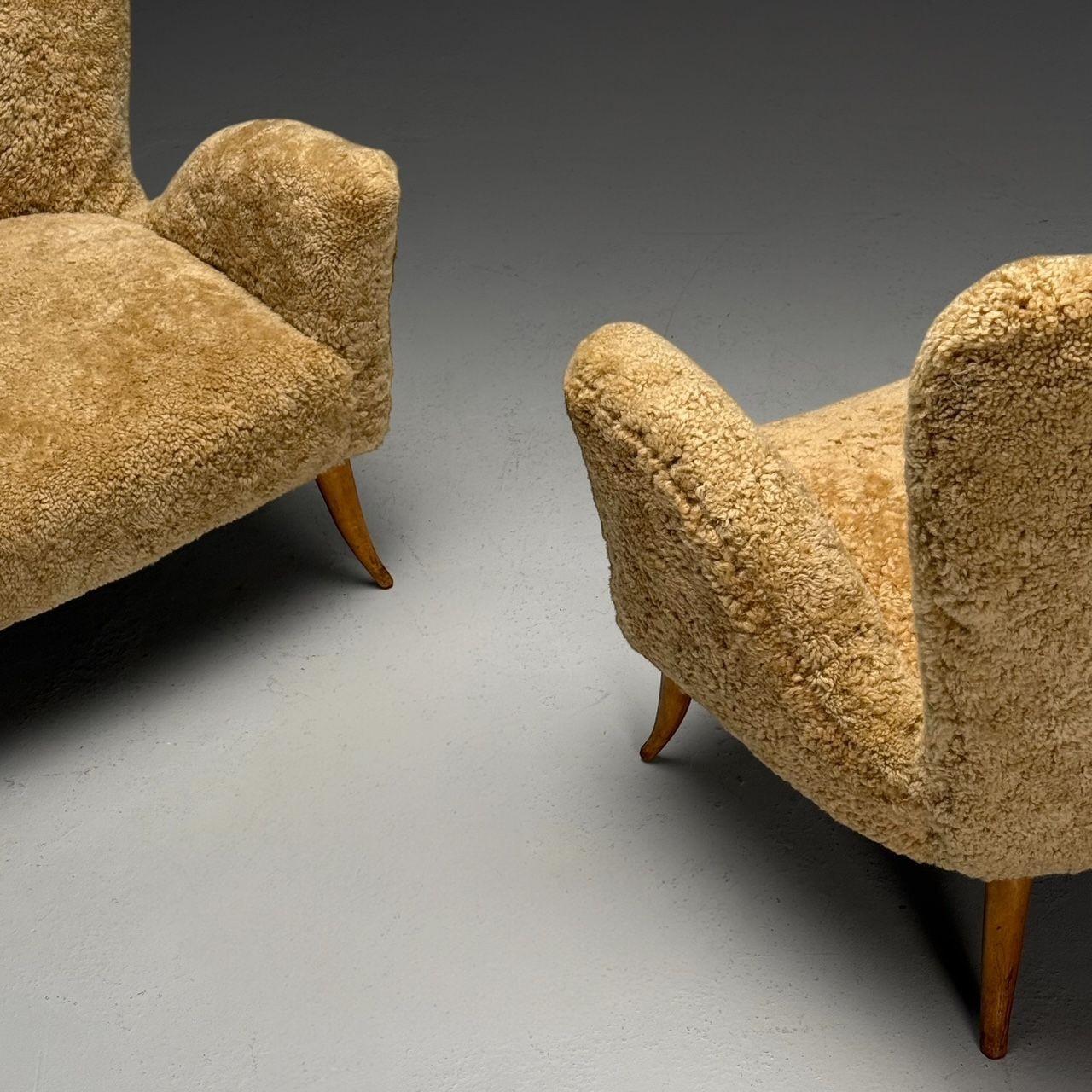 Carlo Broggi, Cantù, Italian Mid-Century Modern Lounge Chairs, Shearling, 1950s For Sale 3