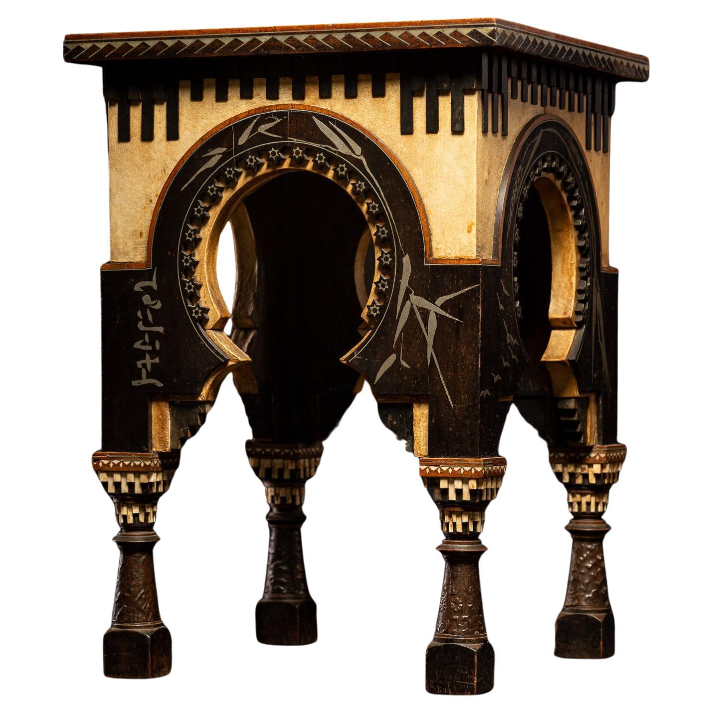 Art nouveau Table d'appoint originale du 19ème siècle par Carlo Bugatti (1856-1940).
