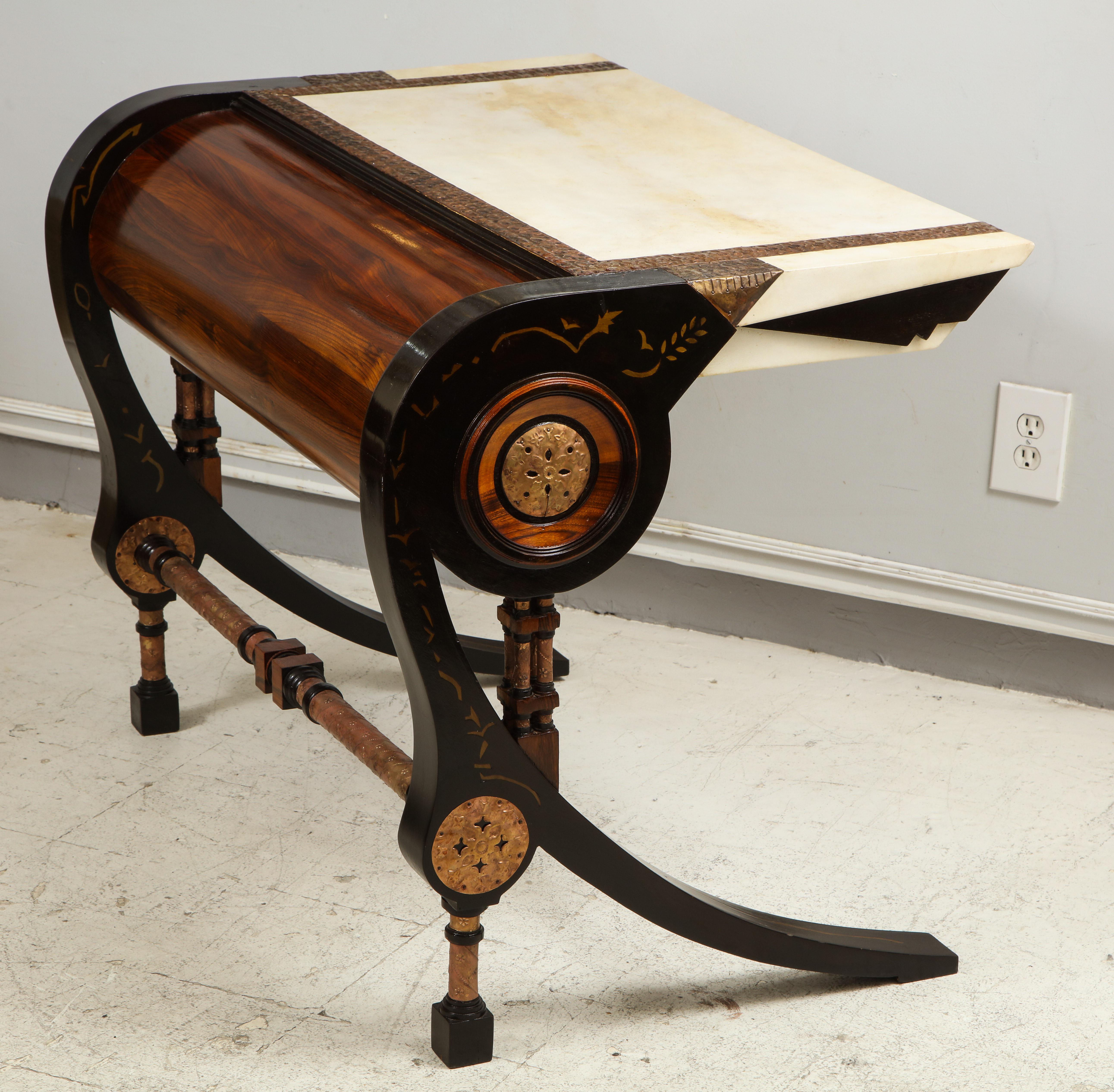 Bureau et chaise de style Carlo Bugatti
Les dimensions du bureau sont H 29::5 x L 38::5 x P 27::5
Chaise H 39 x siège Hauteur 17x L 19::5 x 19::5.