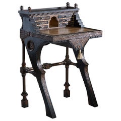 Bureau en Wood Woodatti incrusté d'étain et de bois blanc