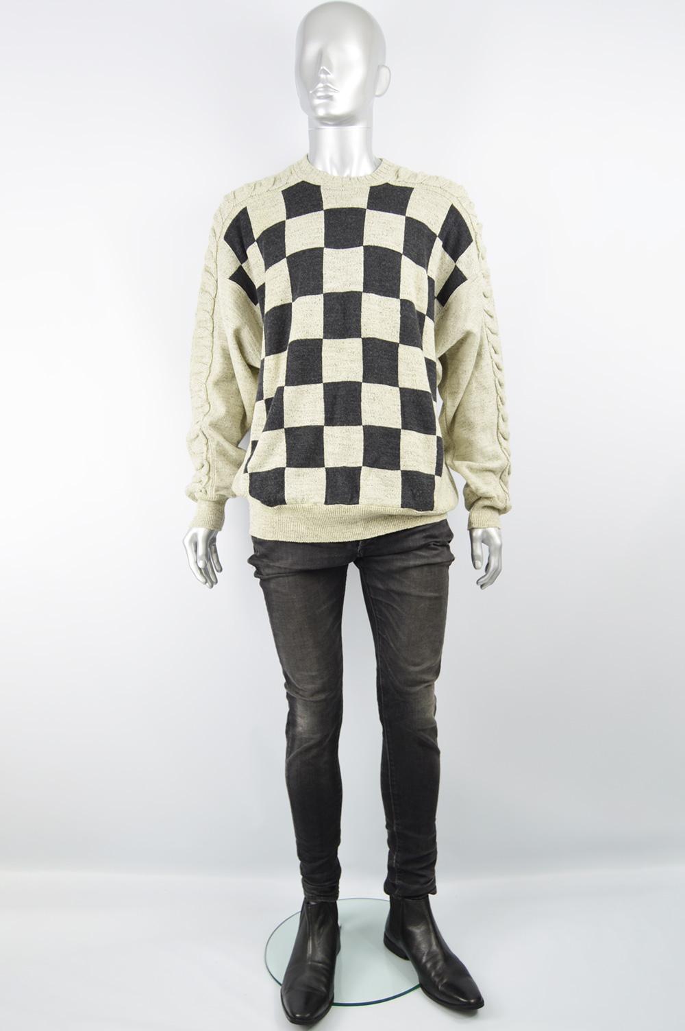 Size: Marked IT 52 which is roughly a Men’s Large. This gives a slouchy, loose fit. 
Chest - 50” / 127cm
Waist - 46” / 117cm
Length (Shoulder to Hem) - 29” / 73cm

A cool vintage mens crew neck jumper from the 80s by luxury Italian knitwear label,