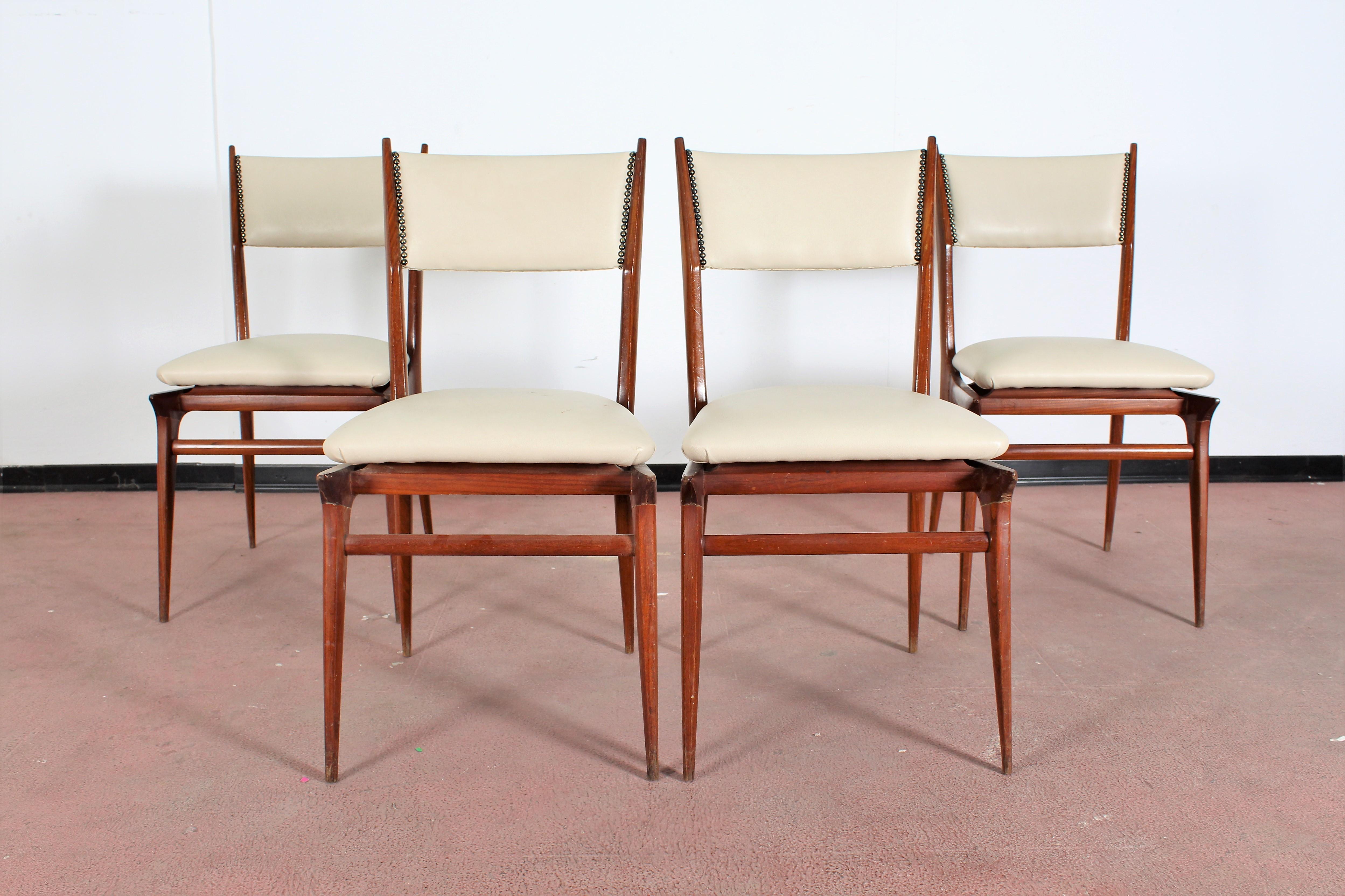 Midcentury Wood and Leatherette Chairs Carlo de Carli Italy 1950s Set of 4 In Good Condition In Palermo, IT