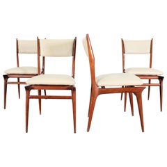 Sedie in Wood e similpelle del Medioevo Carlo De Carli Italy 1950s Set di 4