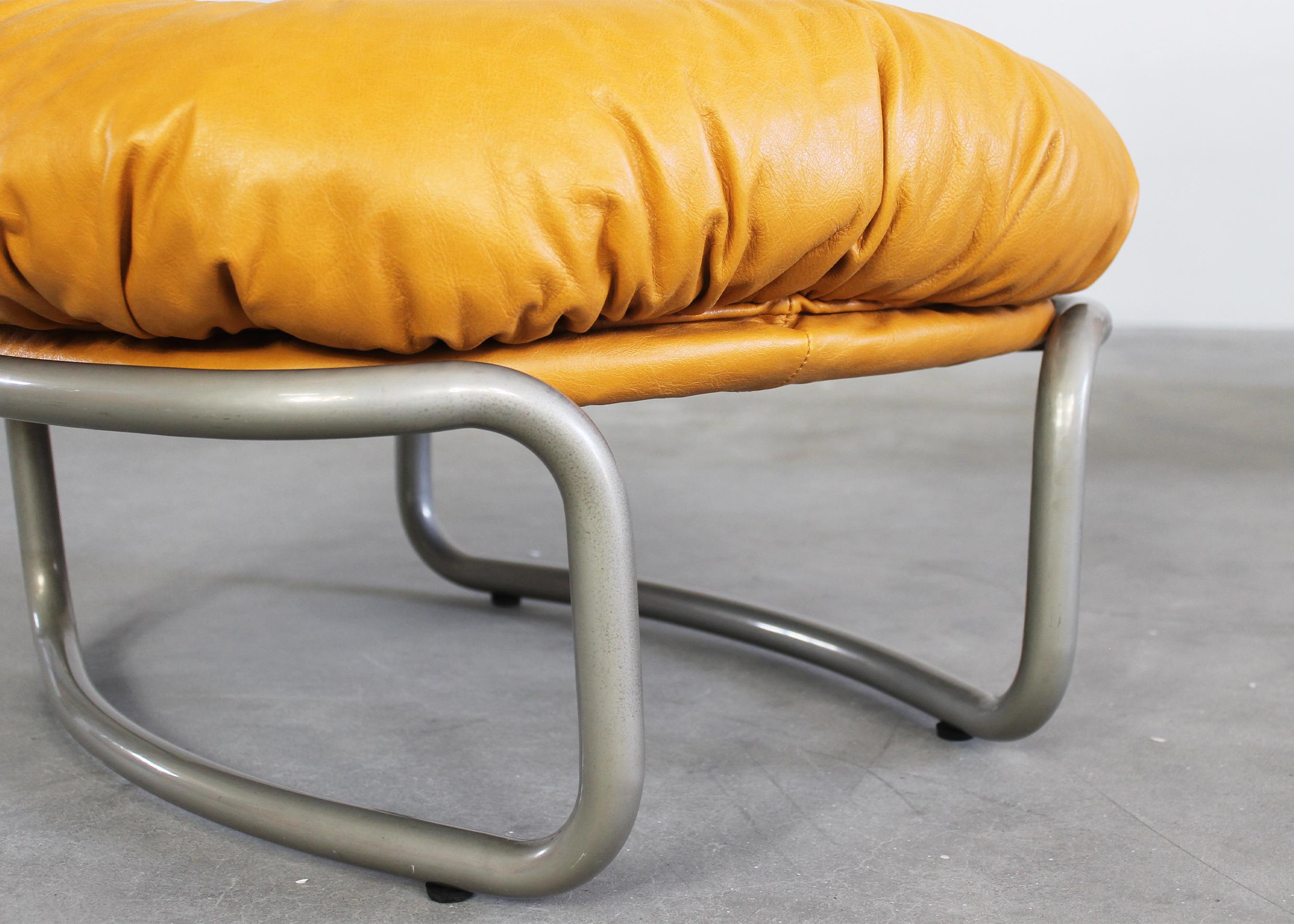 Carlo de Carli 915 Armchair with Footrest in Metal and Leather by Cinova 1970s For Sale 5