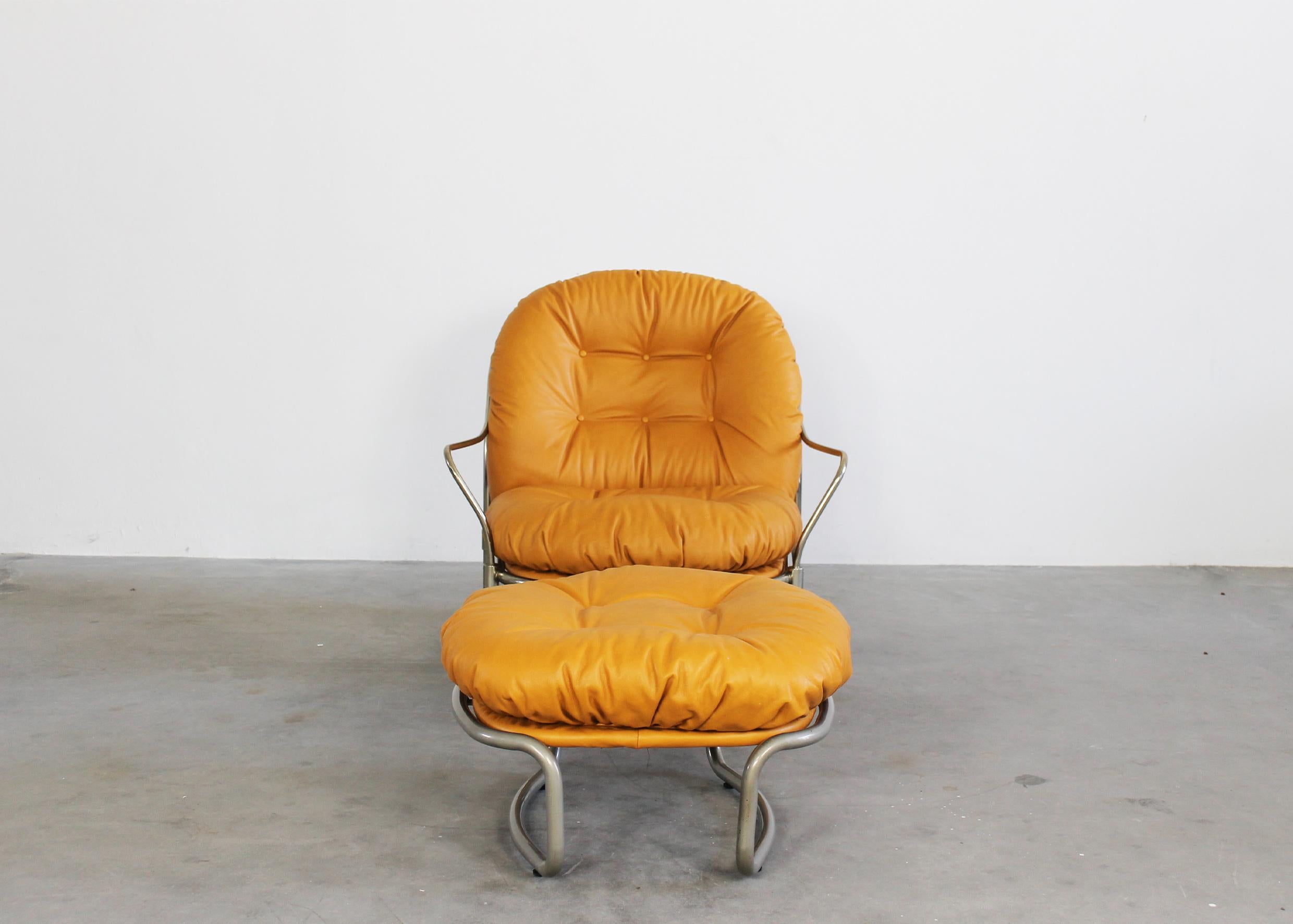 Italian Carlo de Carli 915 Armchair with Footrest in Metal and Leather by Cinova 1970s For Sale
