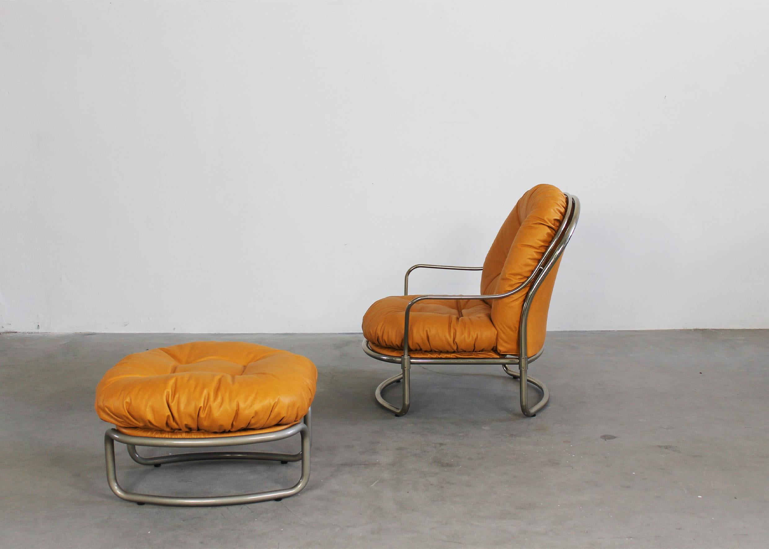 Carlo de Carli 915 Armchair with Footrest in Metal and Leather by Cinova 1970s In Good Condition For Sale In Montecatini Terme, IT