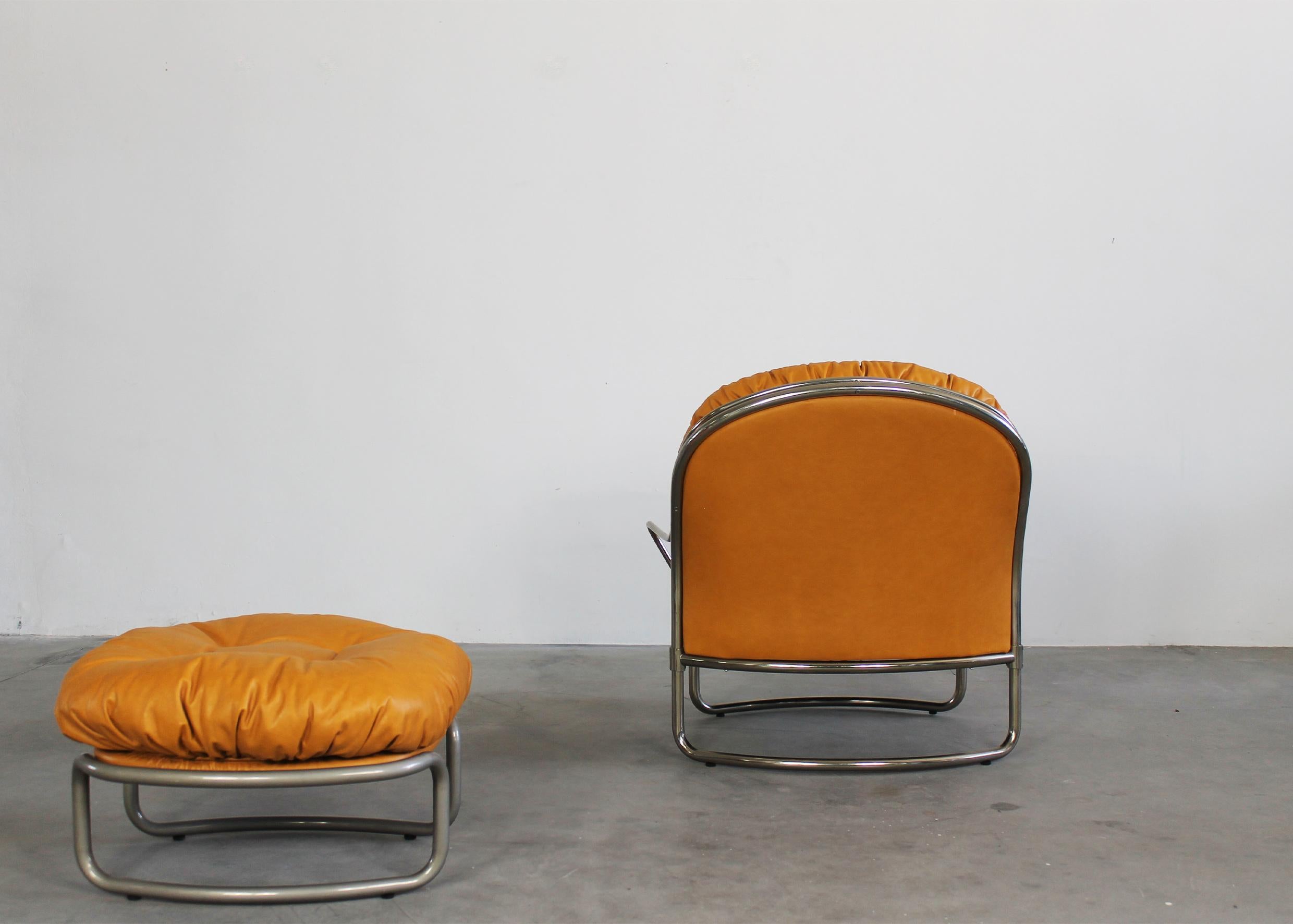 Late 20th Century Carlo de Carli 915 Armchair with Footrest in Metal and Leather by Cinova 1970s For Sale