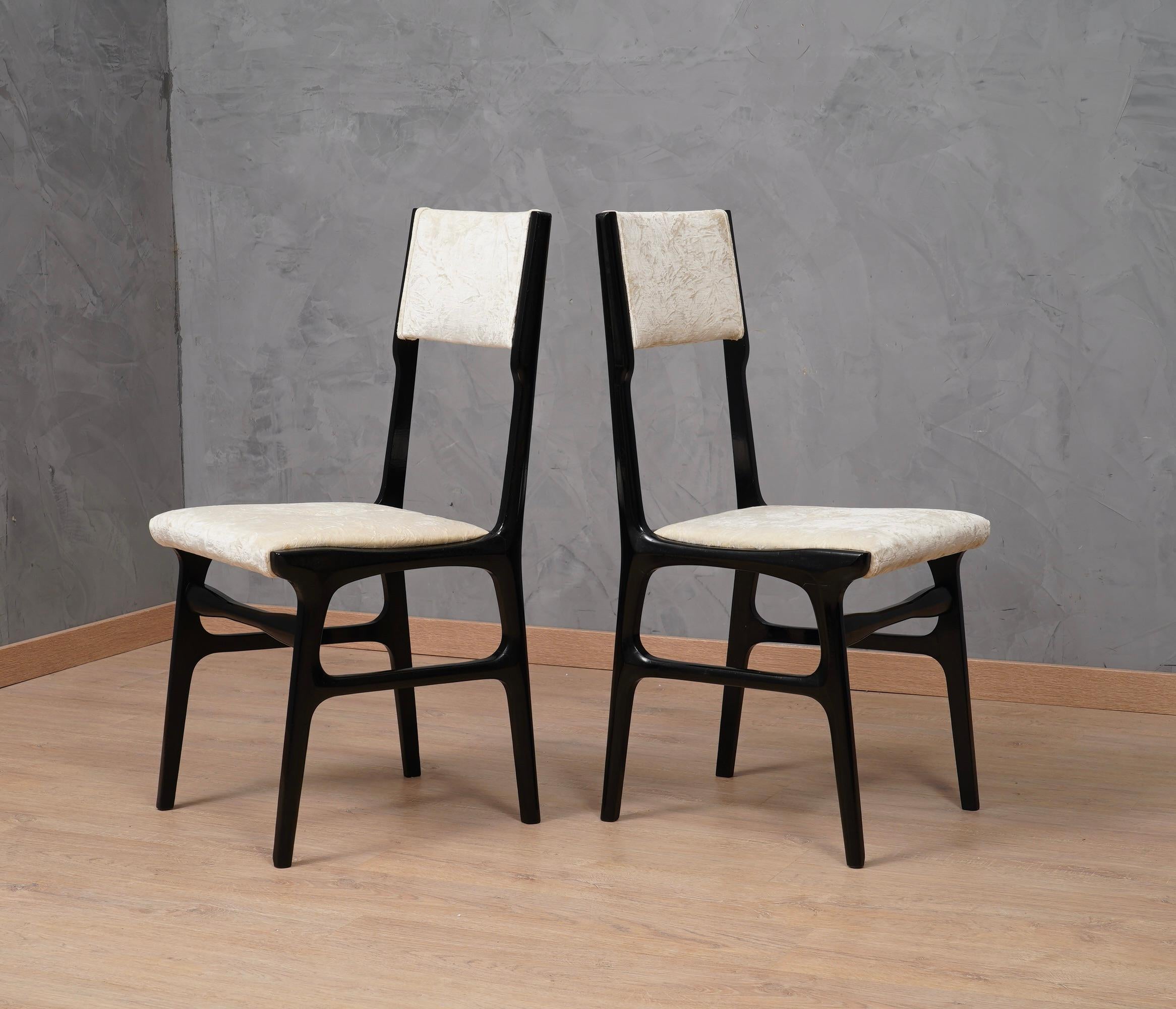 Mid-20th Century Carlo De Carli attributed White Velvet Italian Midcentury Chairs, 1955