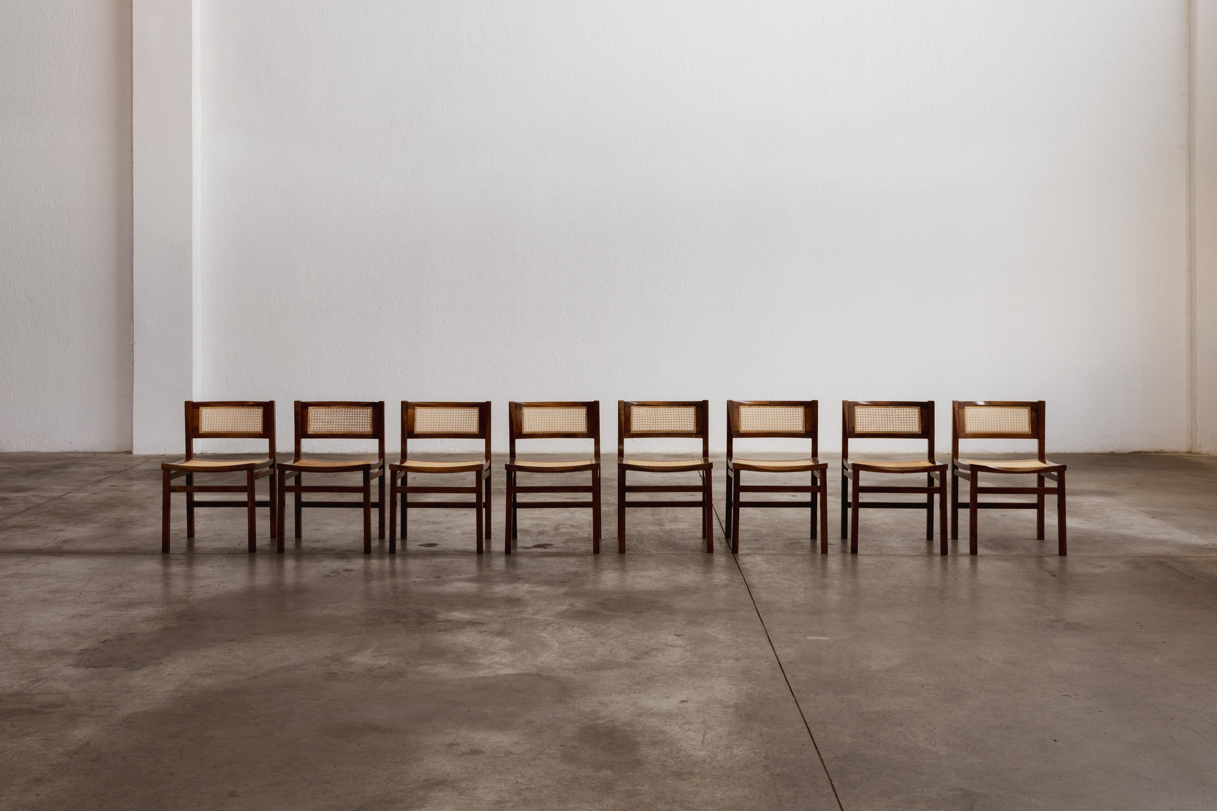 Carlo De Carli Esszimmerstühle für Longhi, 1960, 8-teilig (Mitte des 20. Jahrhunderts) im Angebot