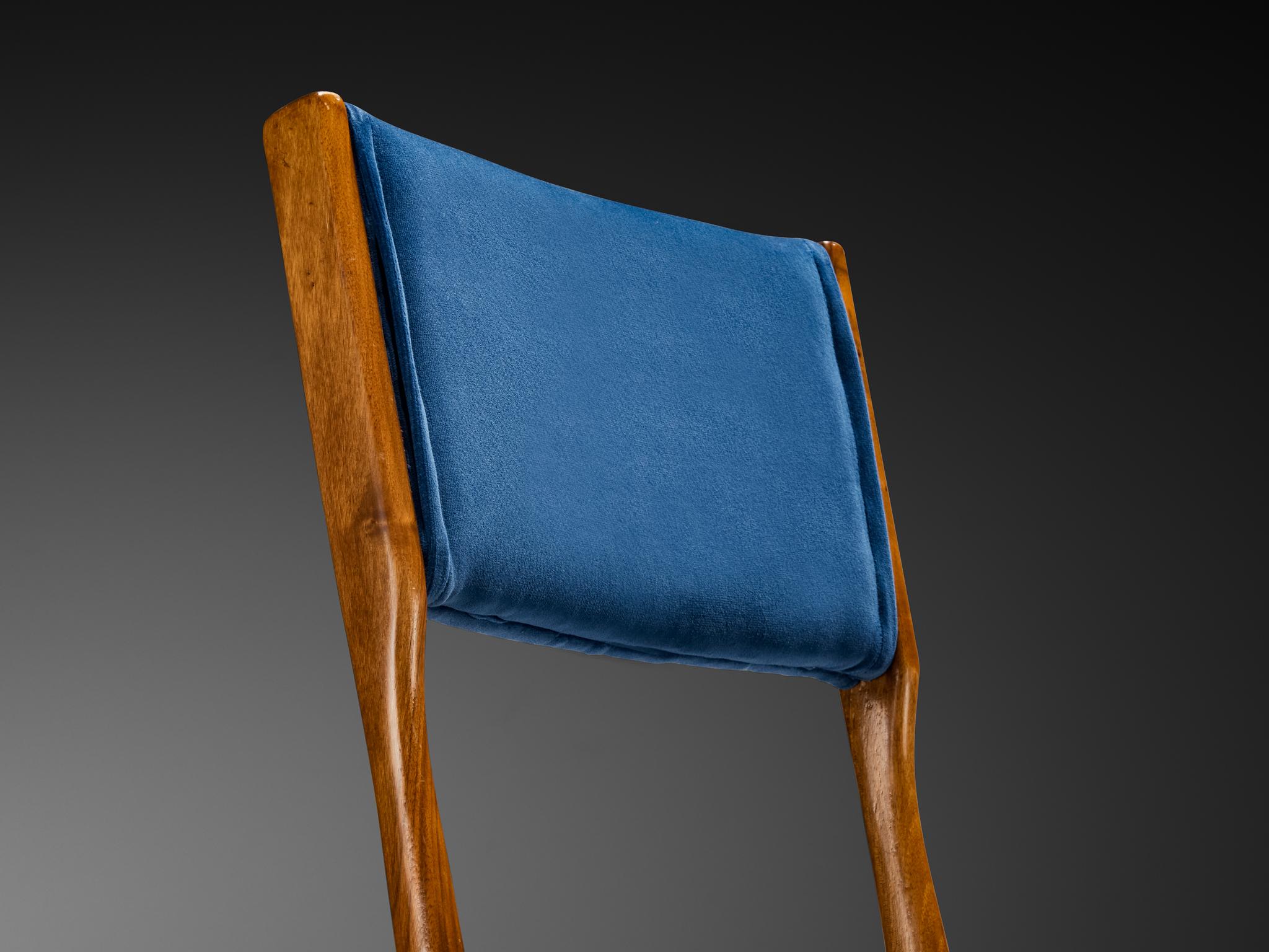 Carlo De Carli per Cassina Sedie da pranzo '634' Noce e tappezzeria blu in vendita 3