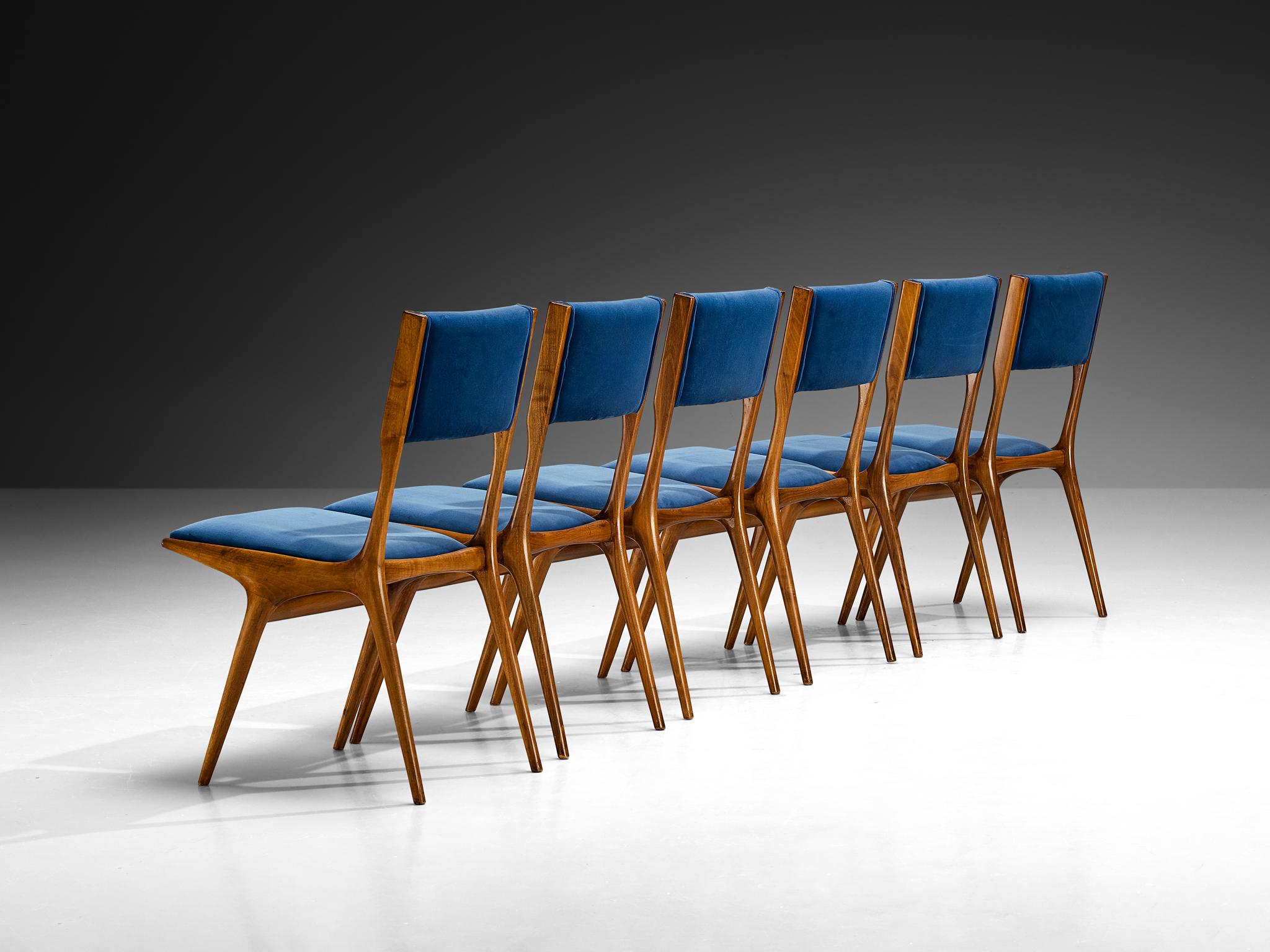 Italiano Carlo De Carli per Cassina Sedie da pranzo '634' Noce e tappezzeria blu in vendita