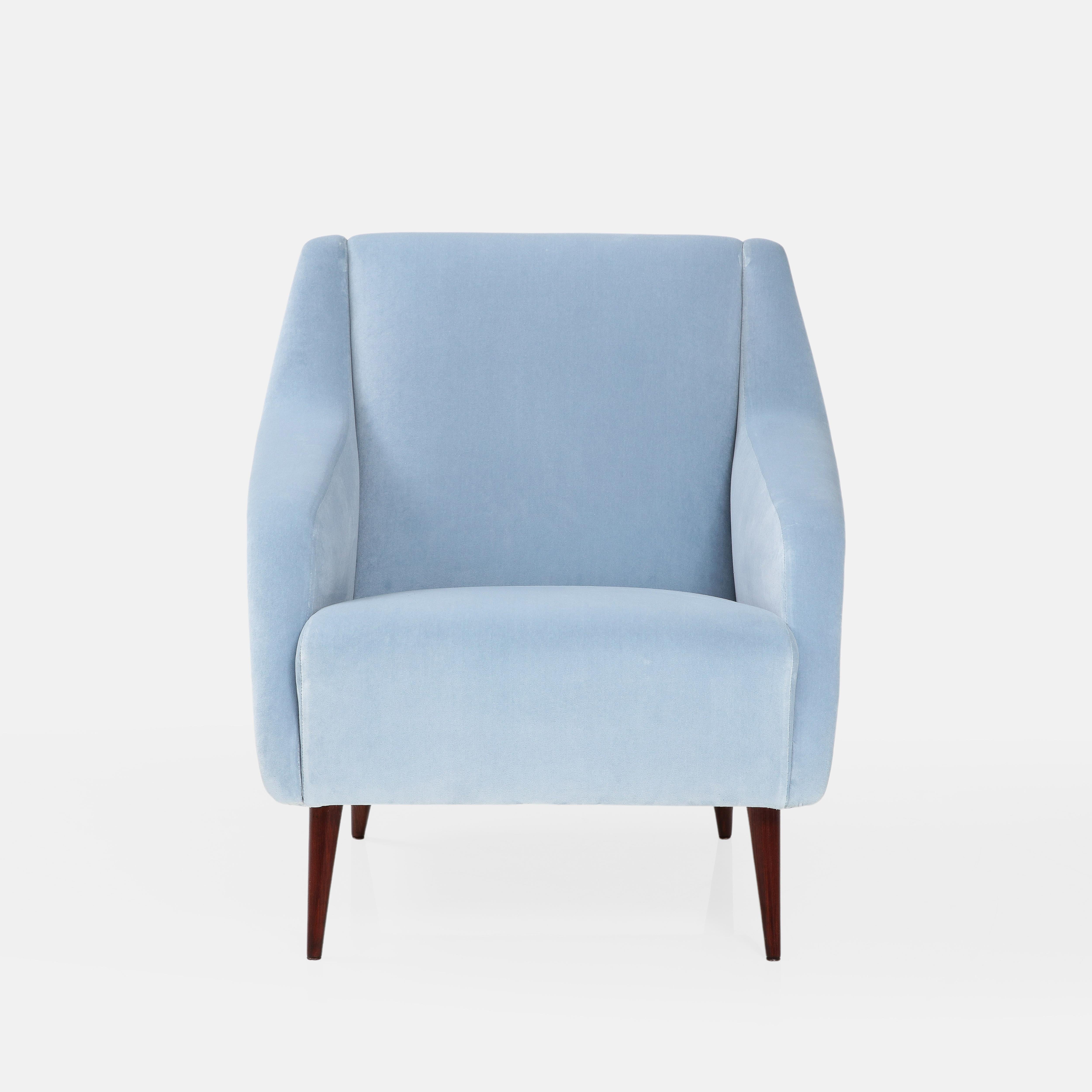 Mid-Century Modern Carlo De Carli for Cassina Lounge Chair Model 802 in Light Blue Velvet For Sale