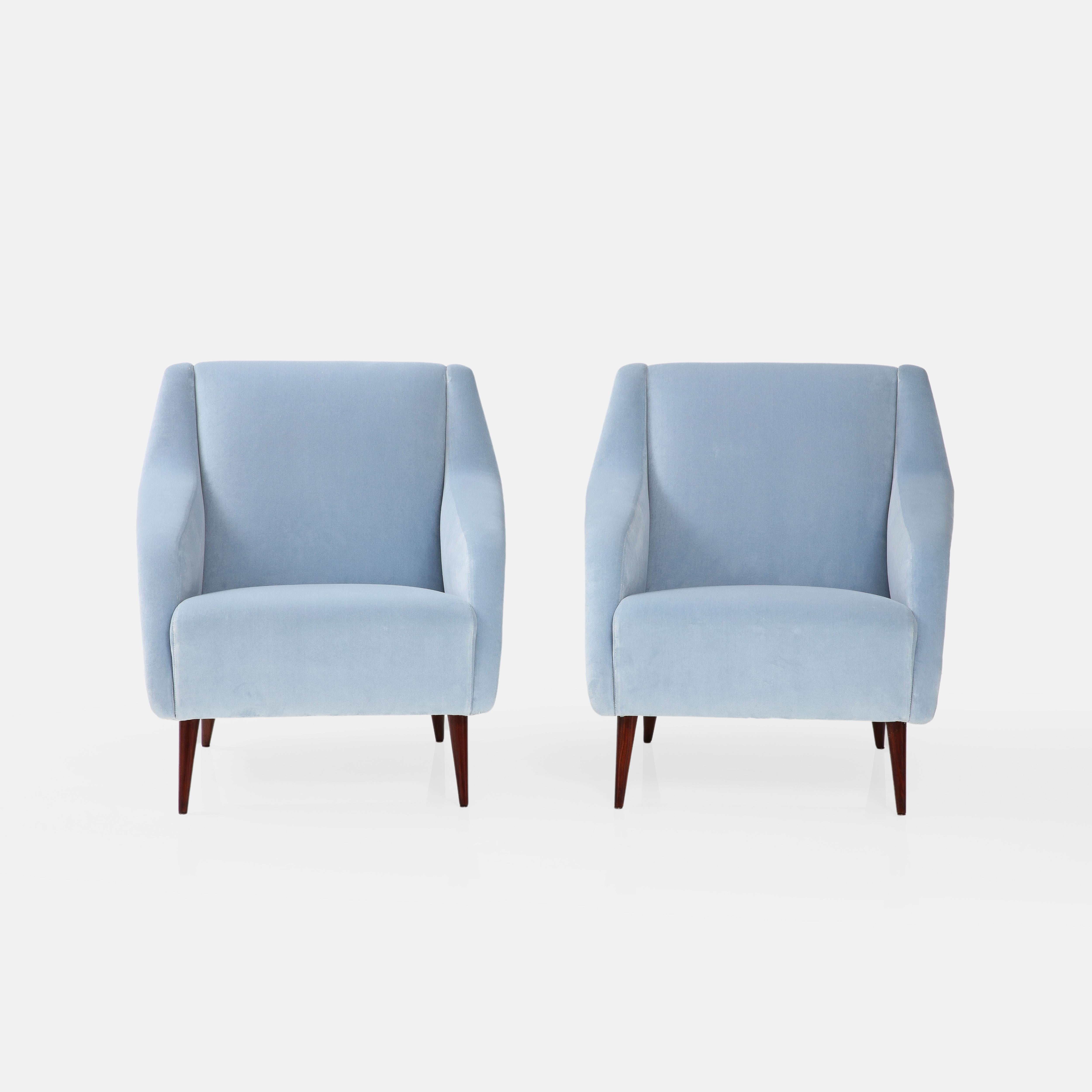 Mid-Century Modern Carlo De Carli paire de fauteuils Modèle 802 en velours bleu clair pour Cassina en vente