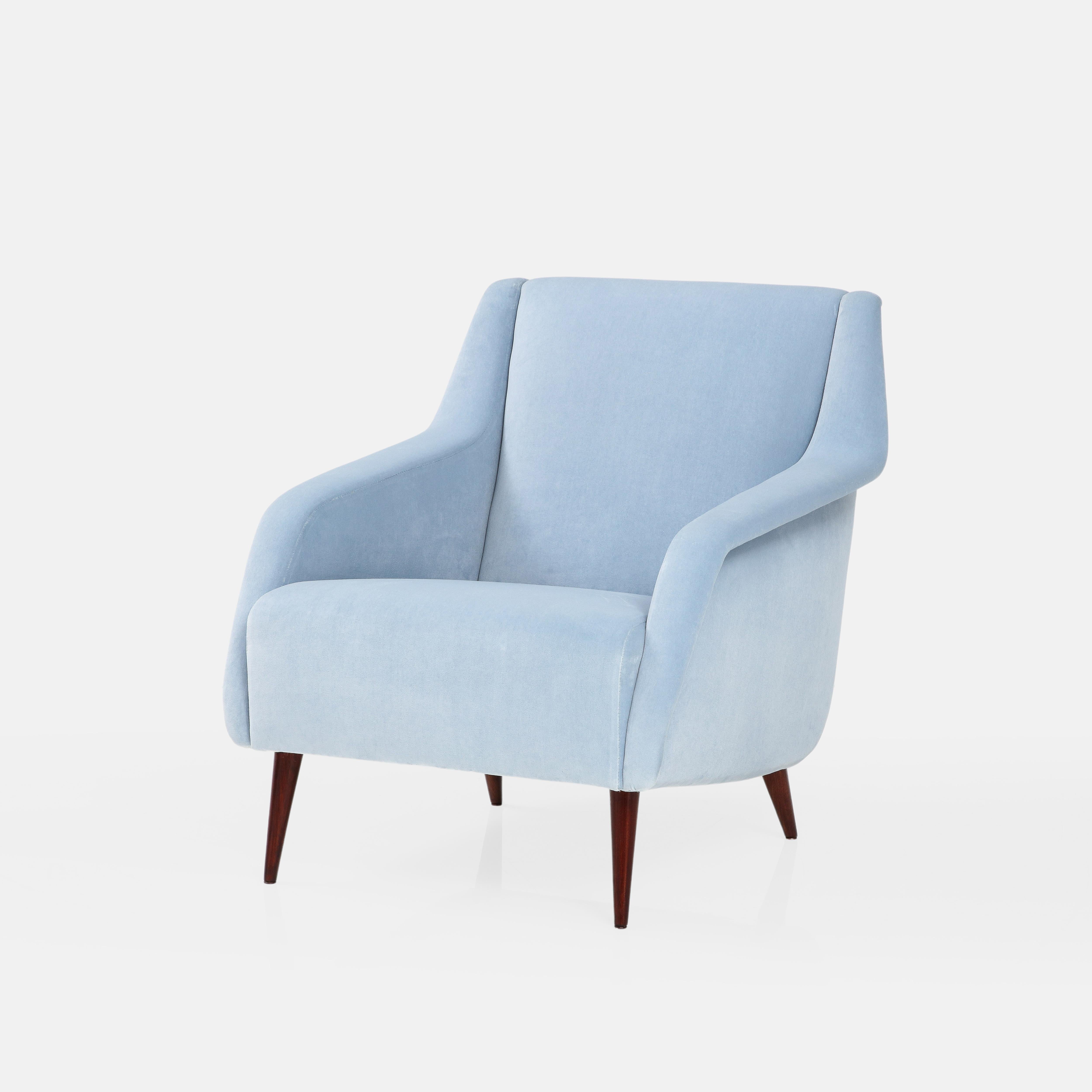 Carlo De Carli for Cassina Pair of Armchairs Model 802 in Light Blue Velvet In Good Condition For Sale In New York, NY