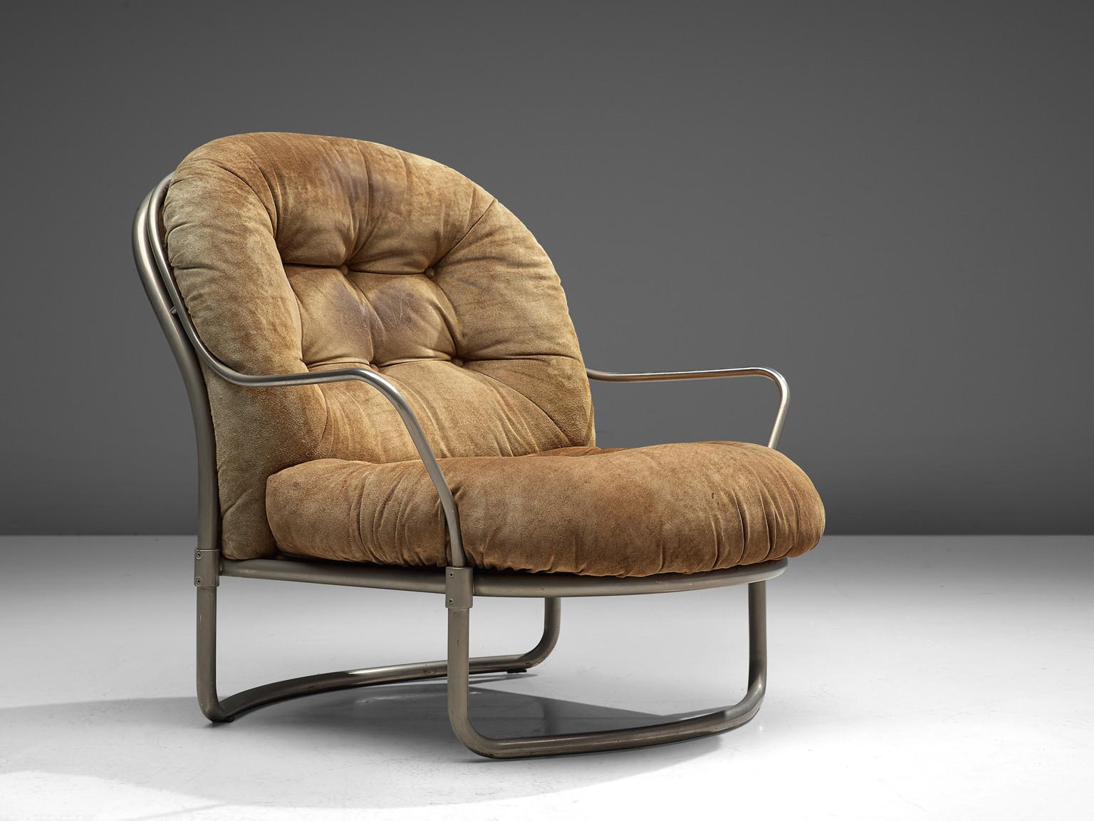 Carlo De Carli pour Cinova, chaise longue, modèle '915', acier nickelé, daim, Italie, 1969

Élégante chaise longue tubulaire conçue par Carlo de Carli (1910-1999) dans les années soixante et fabriquée par Cinova en 1969. Une construction tubulaire