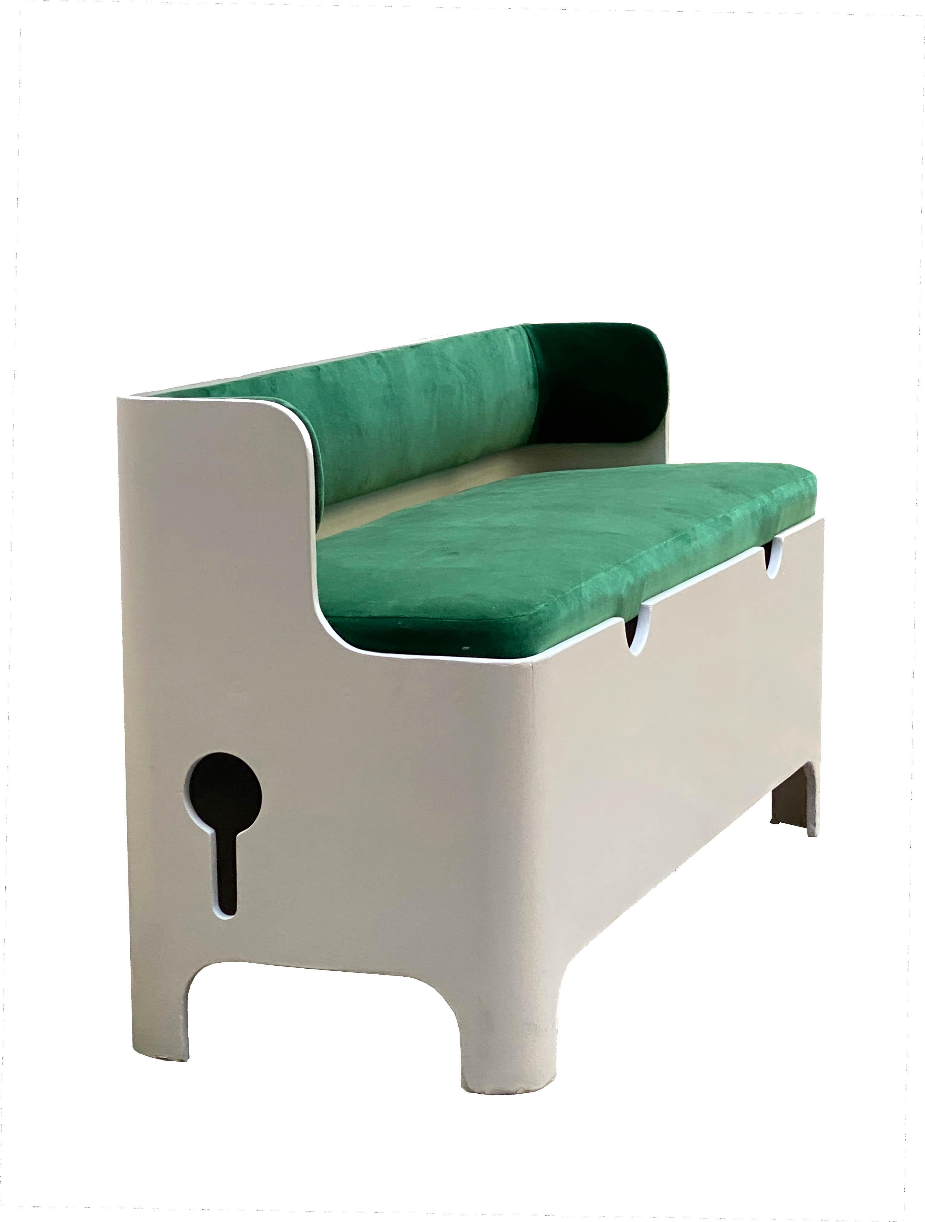 White lacquered plywood and green velvet storage bench, designer Carlo De Carli for Fiarm, Italy 1960.
 