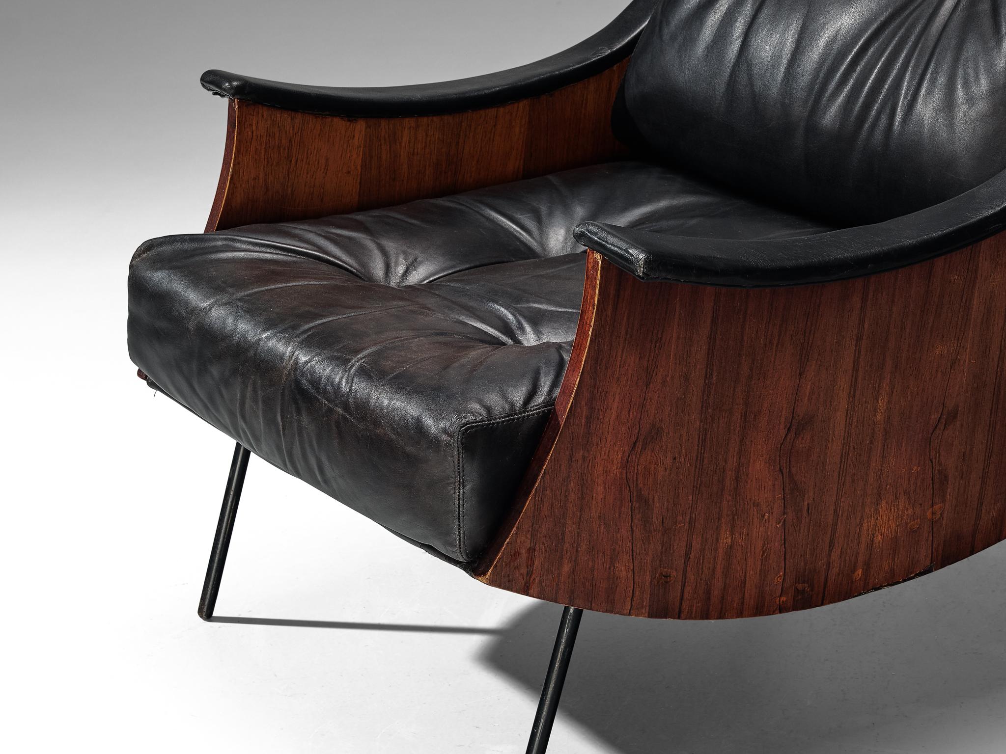 Carlo de Carli for Sormani Pair of 'PIPA' Lounge Chairs in Leather  For Sale 1