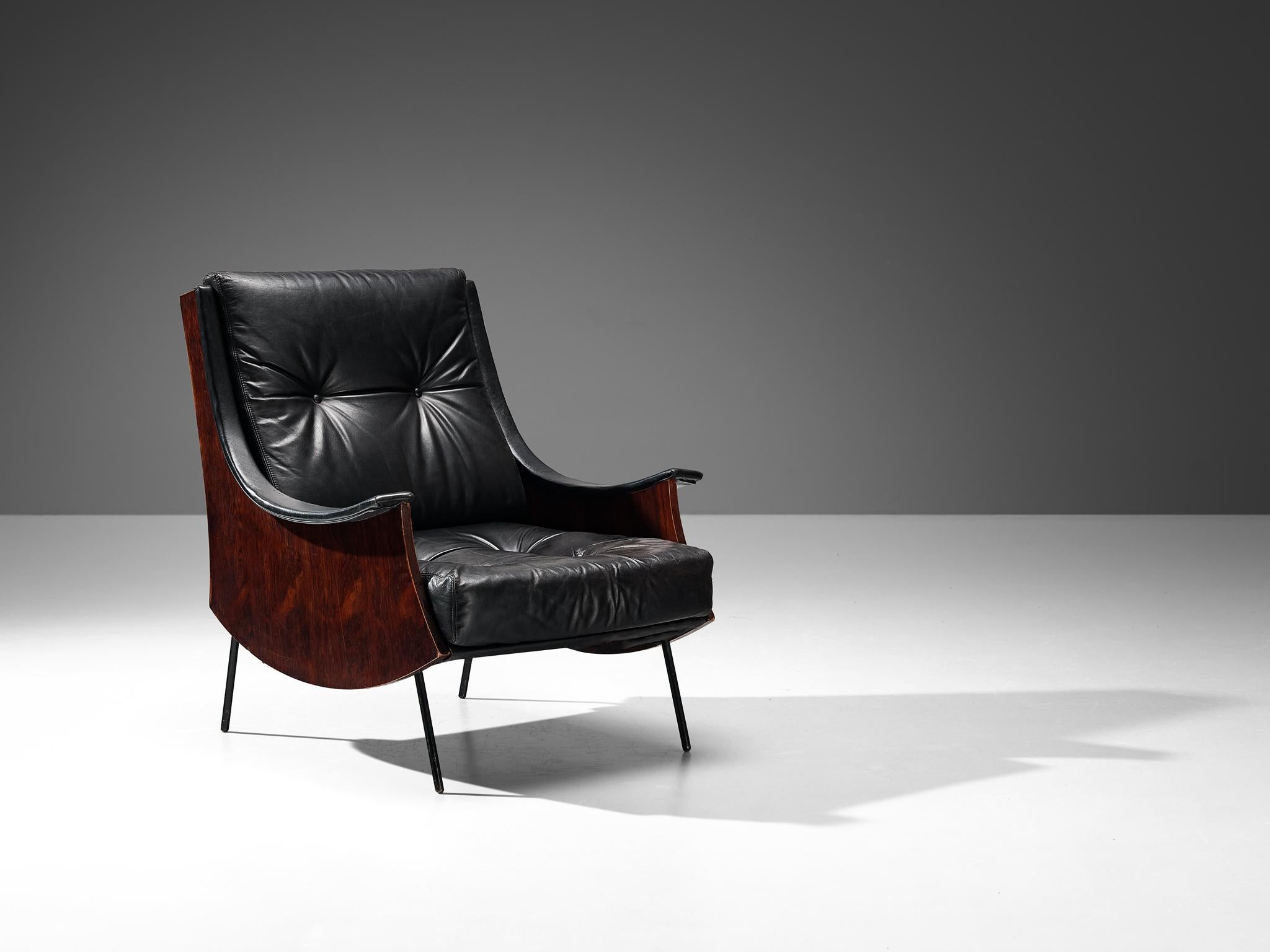 Italian Carlo de Carli for Sormani Pair of 'PIPA' Lounge Chairs in Leather  For Sale