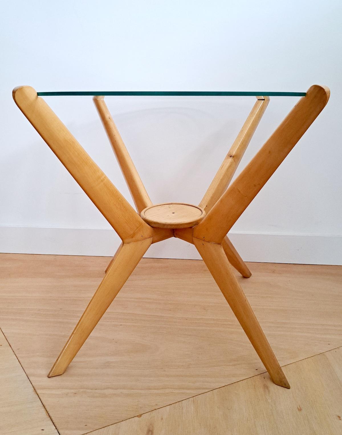 Mid-Century moderno Tavolino da caffè in Beeche e vetro di Carlo De Carli, anni '70 in vendita