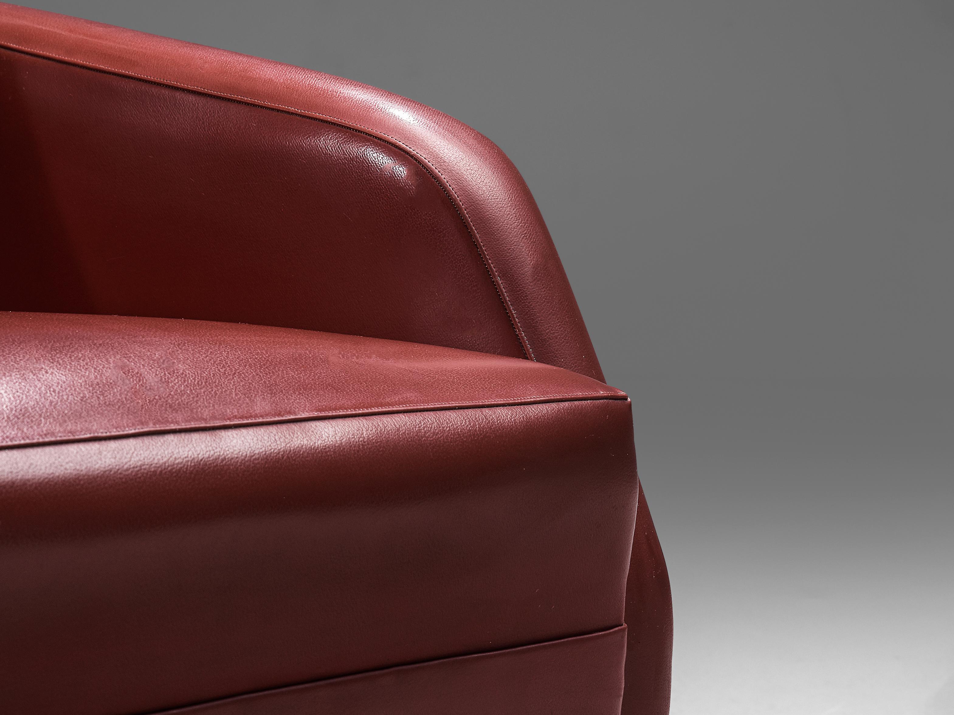 Milieu du XXe siècle Chaise longue Carlo de Carli en tissu rouge et laiton nickelé en vente