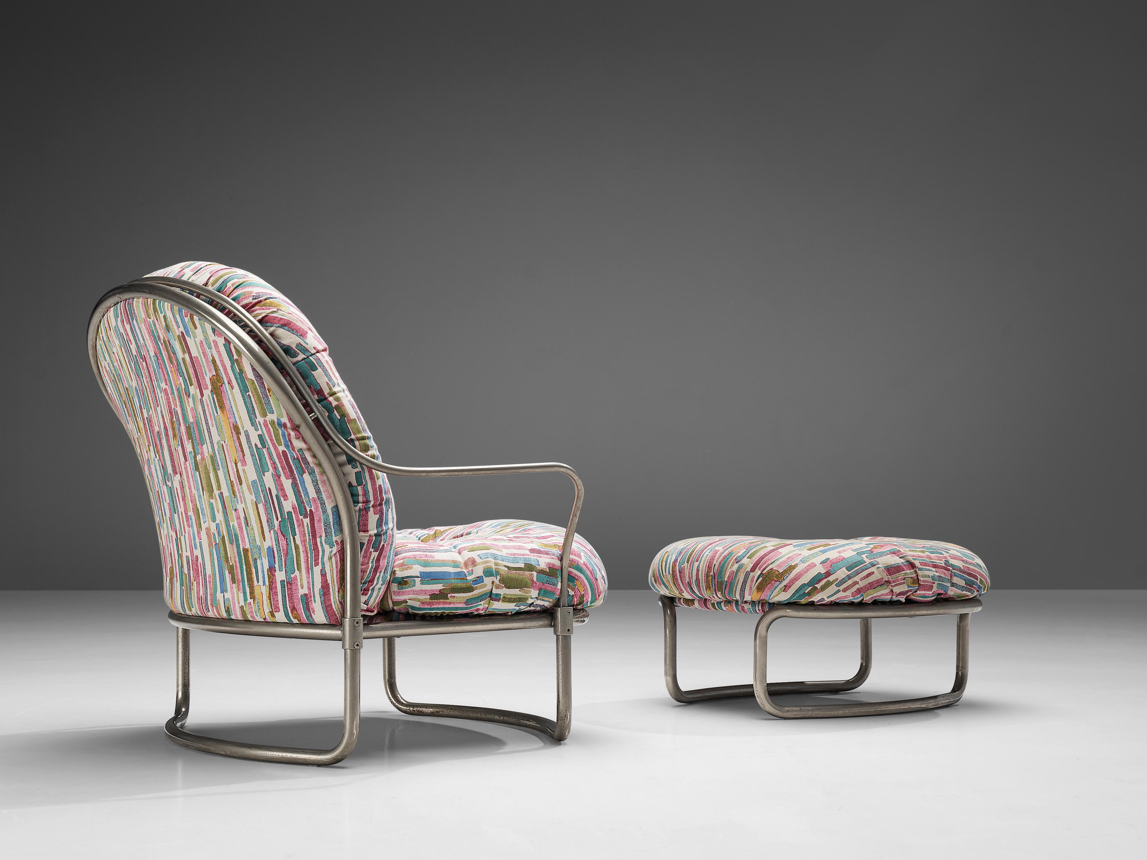 Carlo de Carli, lounge chair model '915' with ottoman, metal, fabric, Italy, 1969.

Elegant, tubular armchair designed by Carlo di Carli in 1969, manufactured by Cinova, Italy. The chair features a curved, chromed frame that holds the tufted