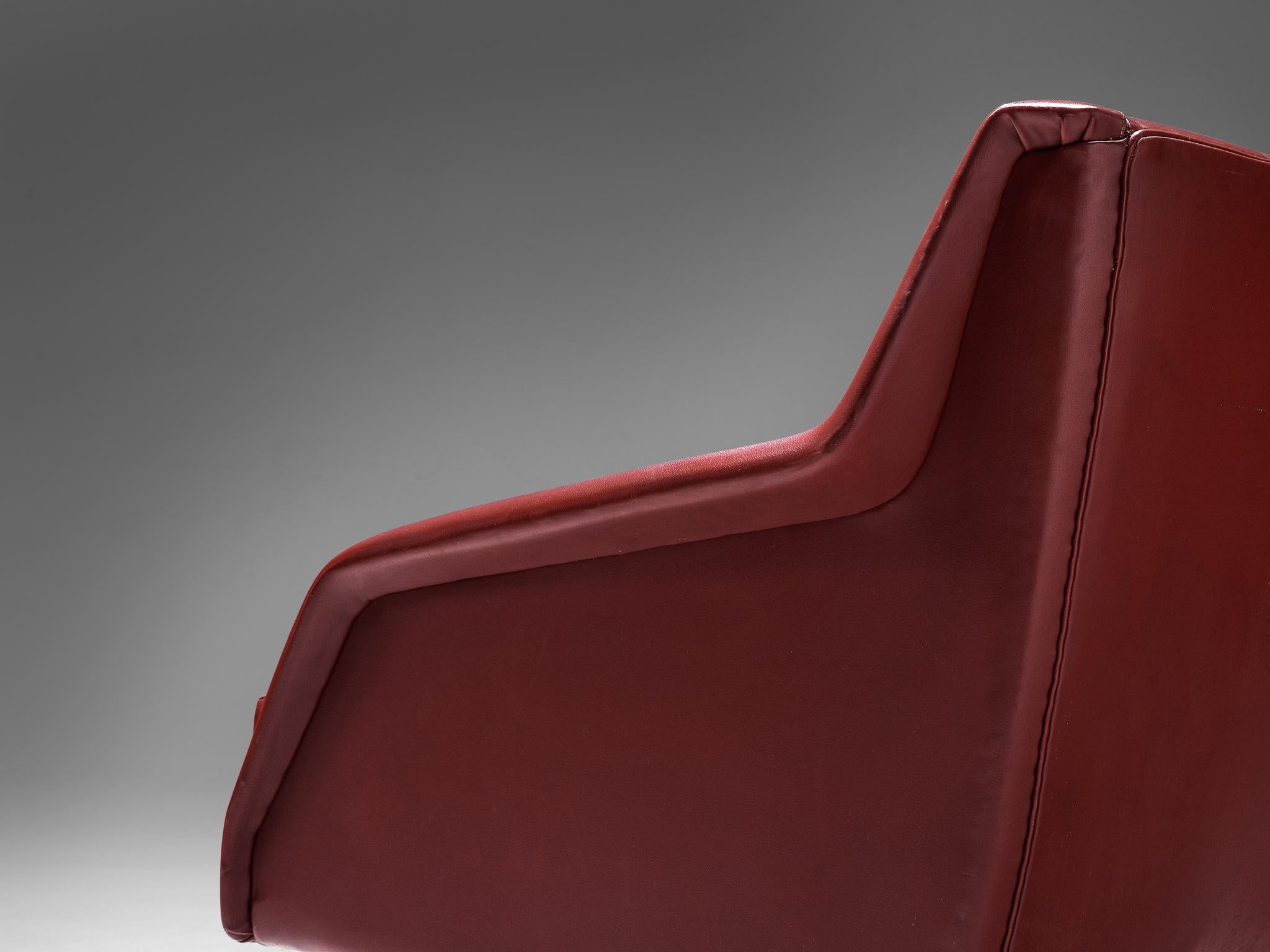 Mid-Century Modern 1950s Carlo de Carli Lounge Chairs in Burgundy Red Fabric with Nickel Feet For Sale