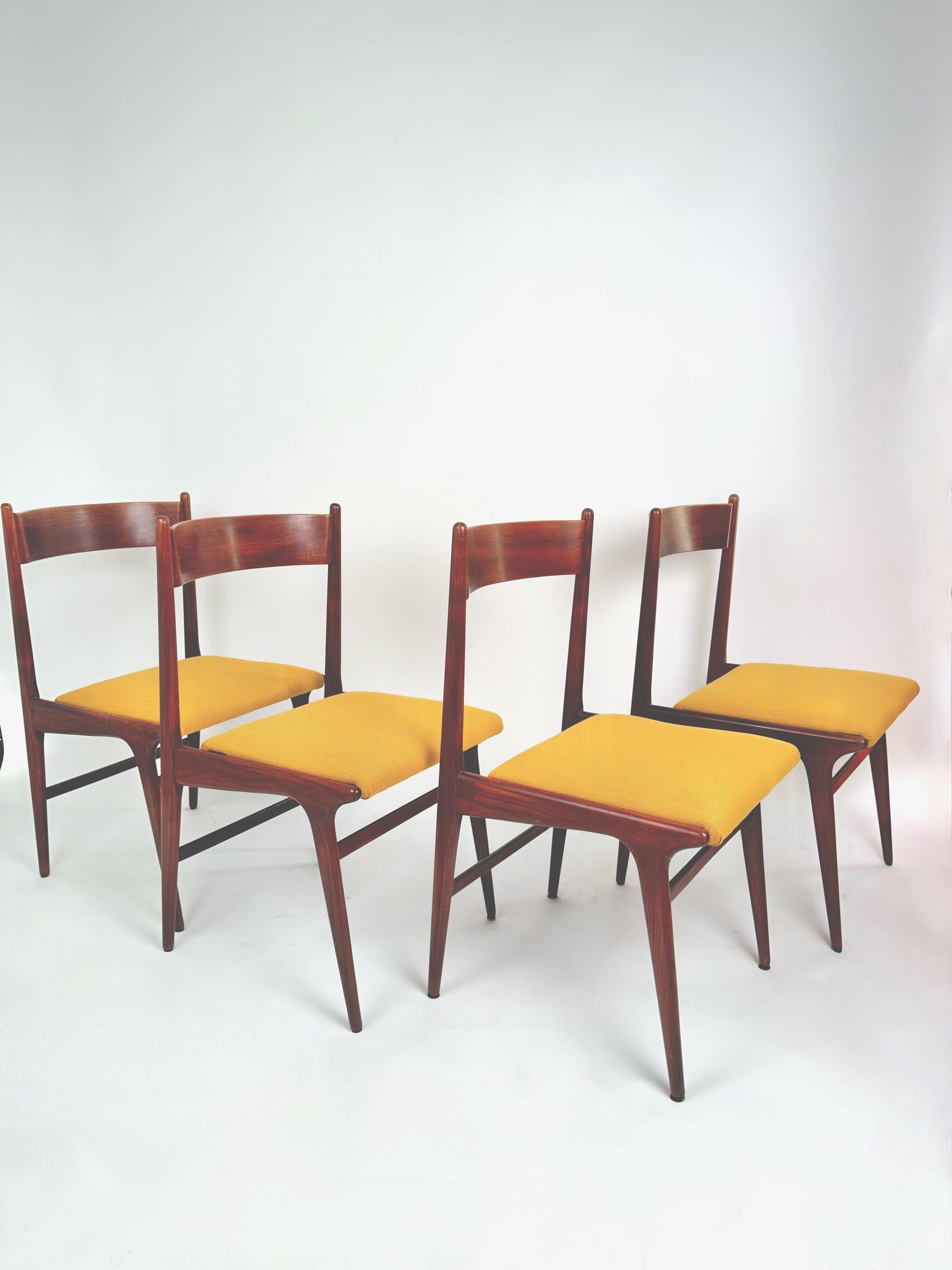 An elegant set of Carlo de Carli dining chairs. Teak frame and reupolstered in yellow Kvadrat fabric. Excellent condition.
Free professional packing.