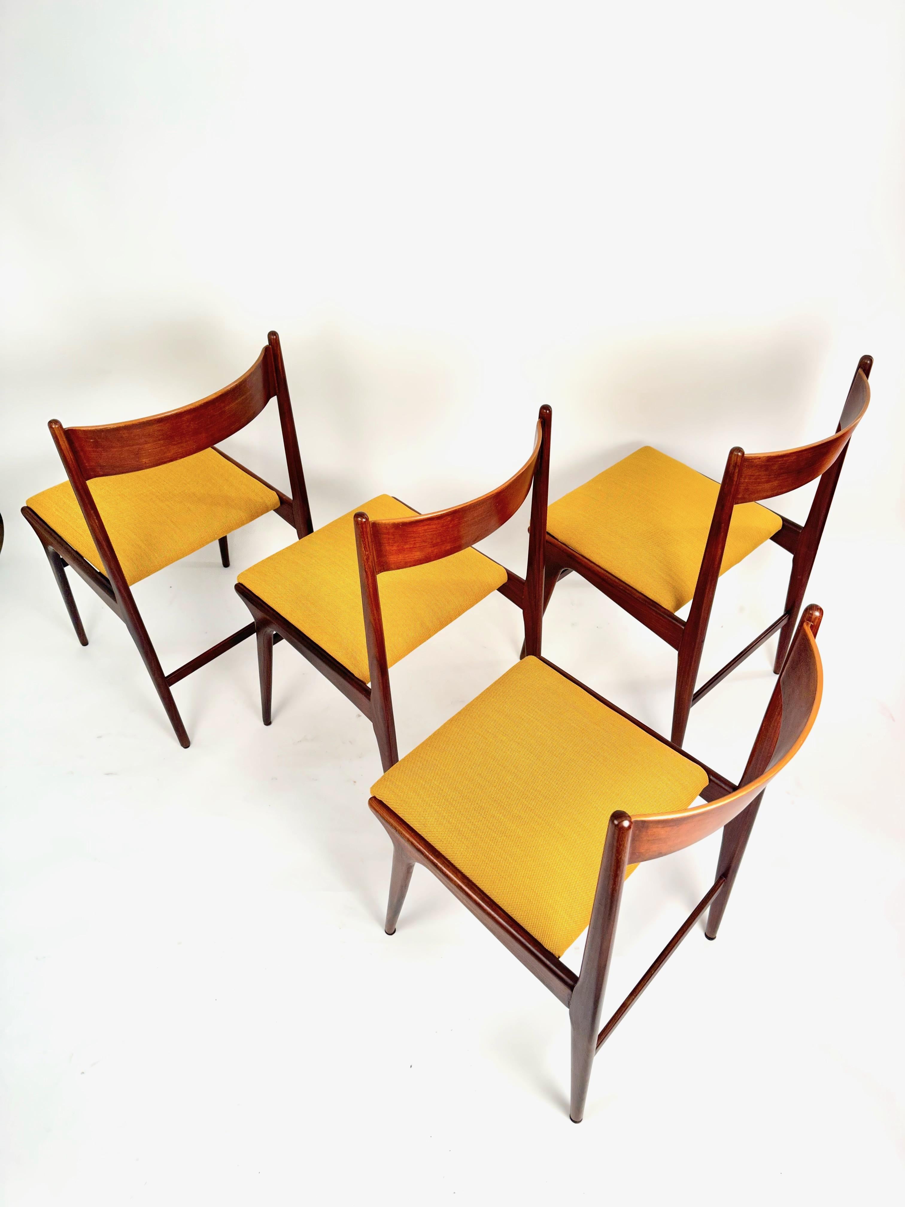Carlo de Carli MidSet of Four Teak Dining Chairs in Kvadrat Yello Fabric, 1960s In Good Condition For Sale In Madrid, ES