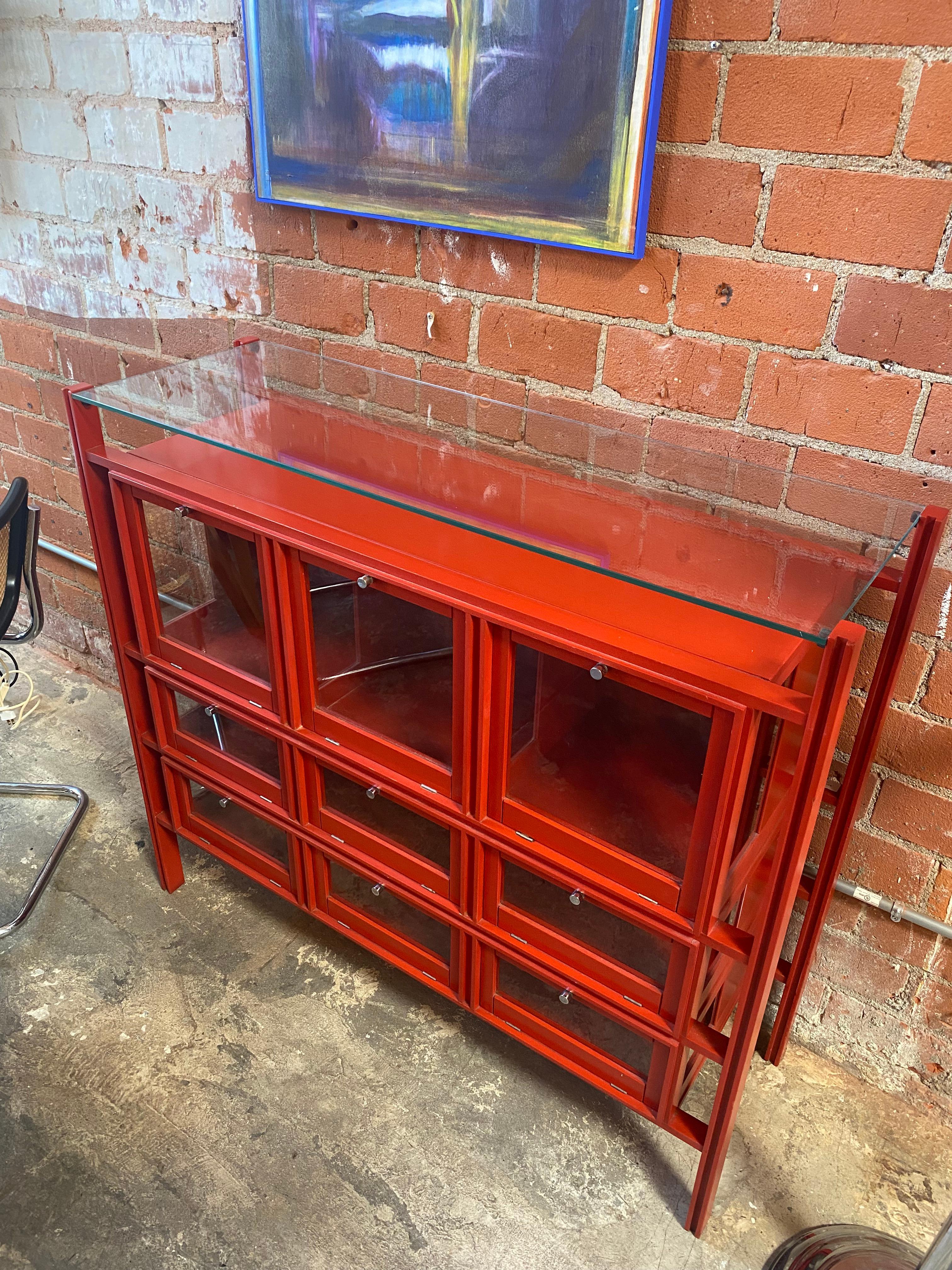 Carlo de Carli Rare Red Lacquered Wood Showcase or Credenza, Italy, 1950s In Good Condition For Sale In Los Angeles, CA