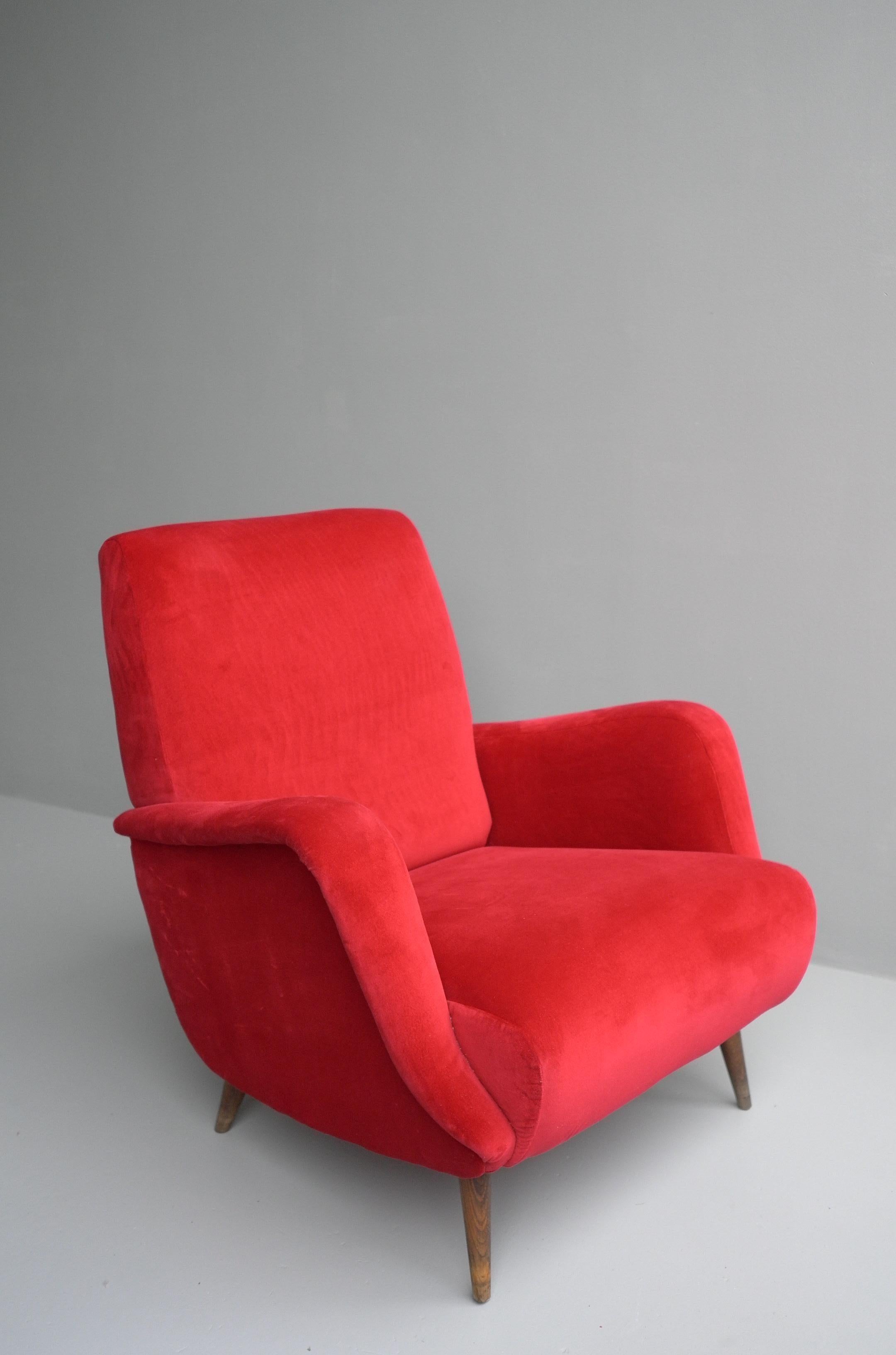 Carlo de Carli Sessel aus rotem Samt und Nussbaumholz Modell 806 von Cassina, Italien, 1955 im Angebot 8