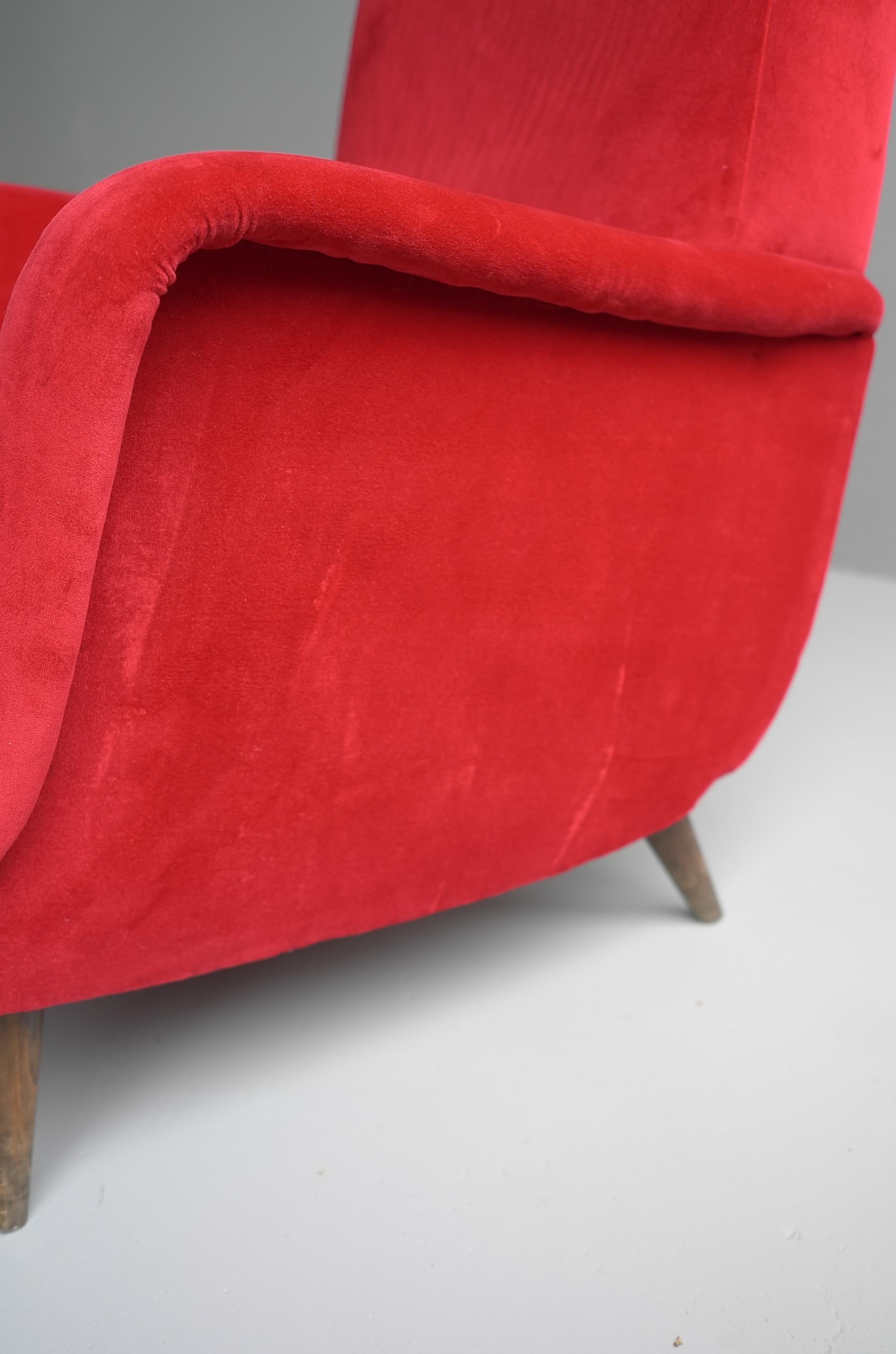 Carlo de Carli Red velvet and Walnut Armchair Model 806 by Cassina, Italy, 1955 For Sale 6
