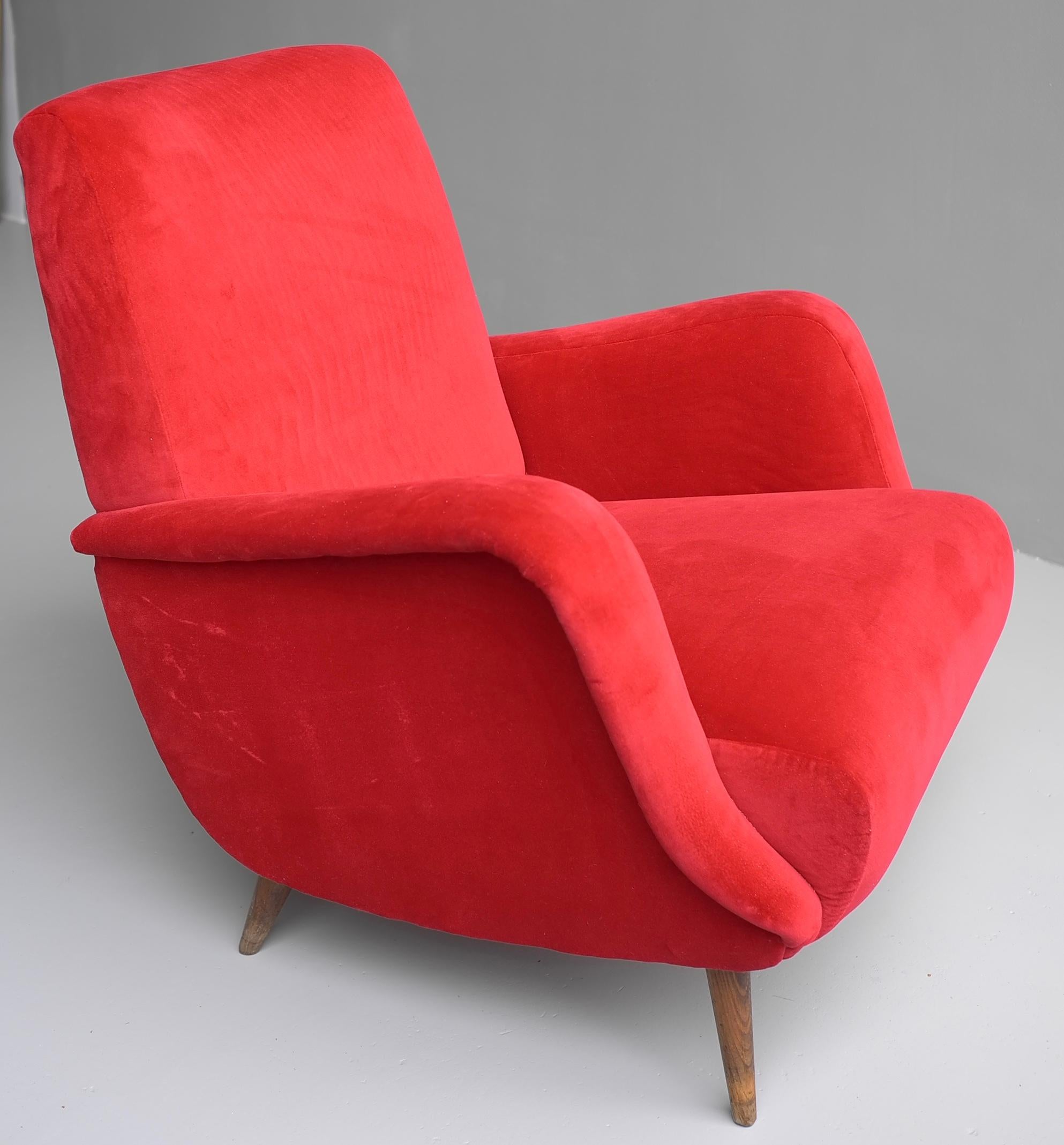 Carlo de Carli Red velvet and Walnut Armchair Model 806 by Cassina, Italy, 1955 For Sale 9